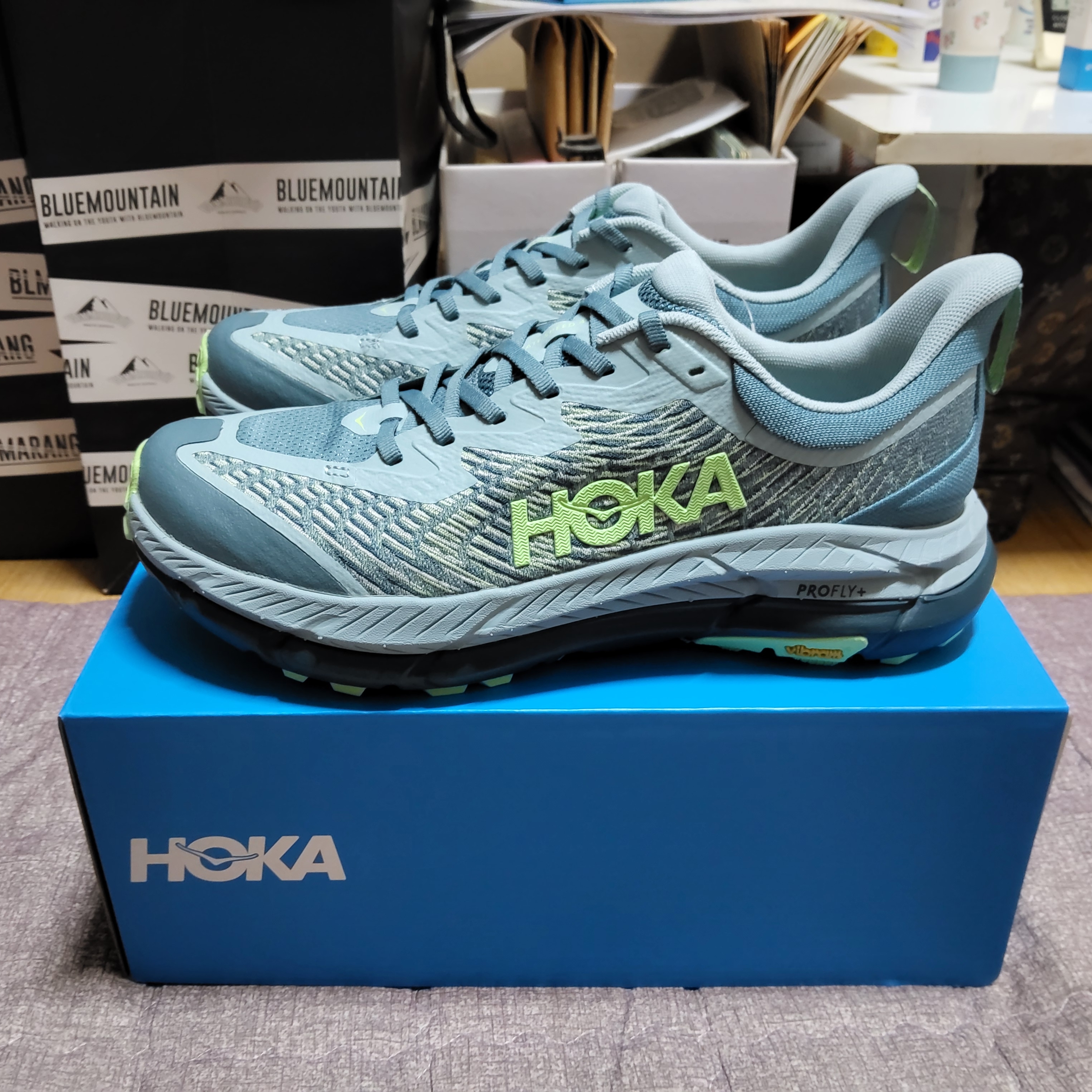Hoka Mafate Speed 4 Mountain Fog Druzy - Regular 착용 스타일 - 1