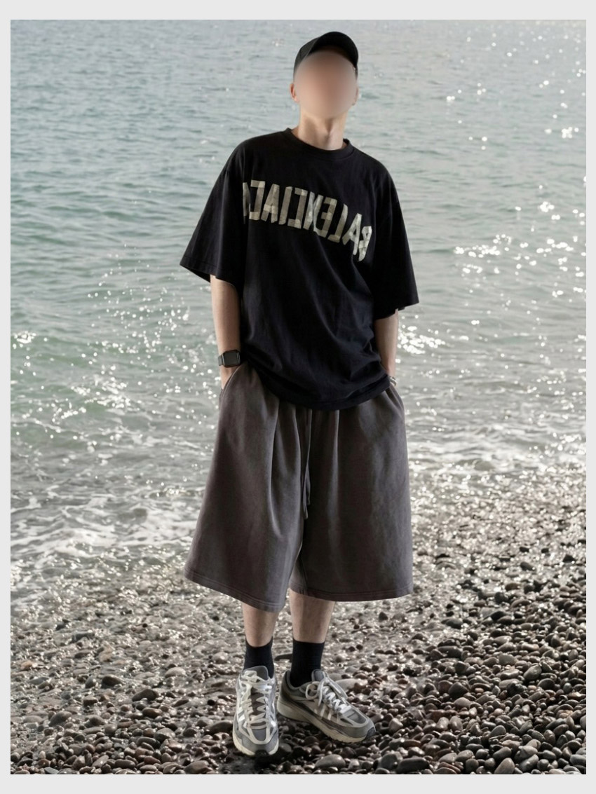 Undermycar MU.127 Classic Logo Brush Washed Sweat Shorts Mocha, Balenciaga Tape Type Medium Fit T-Shirt Faded Black 착용 스타일 - 2