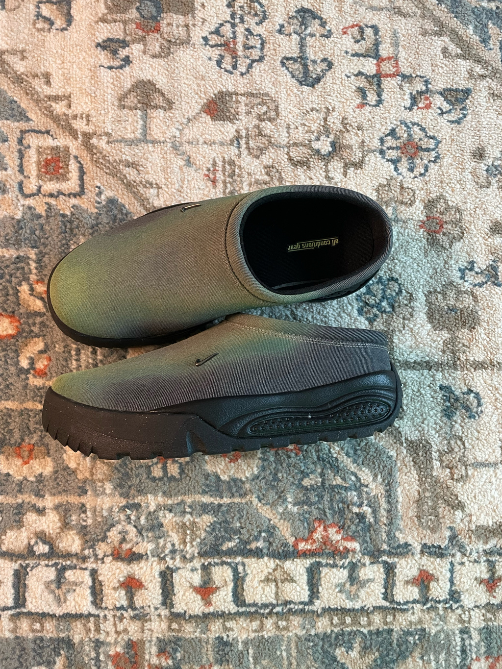 Nike ACG Rufus Dark Smoke Grey and Light Lemon Twist 착용 스타일 - 1