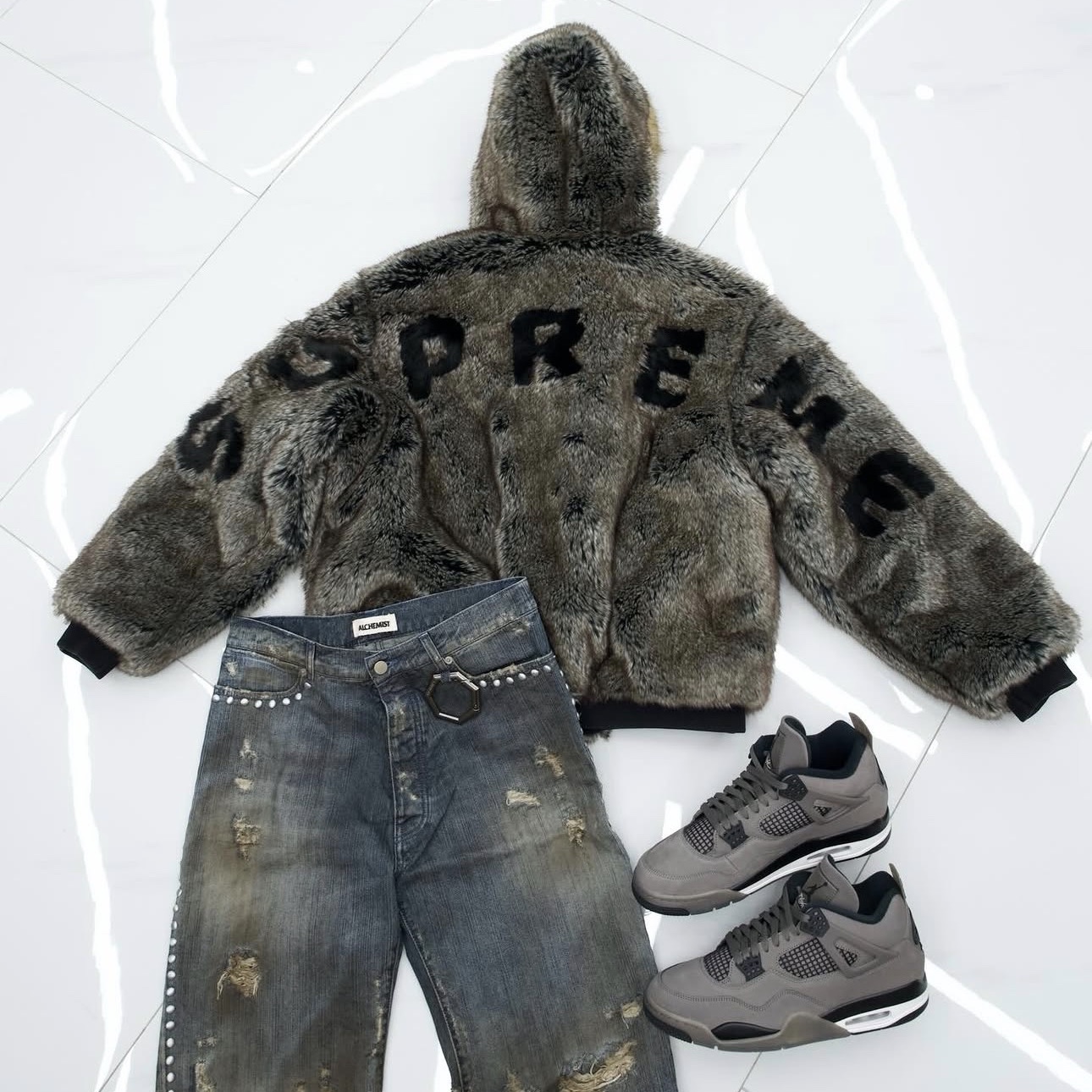 Supreme Reversible Faux Fur Hooded Work Jacket Red - 26SS, Supreme Reversible Faux Fur Hooded Work Jacket Denim - 26SS 착용 스타일 - 1
