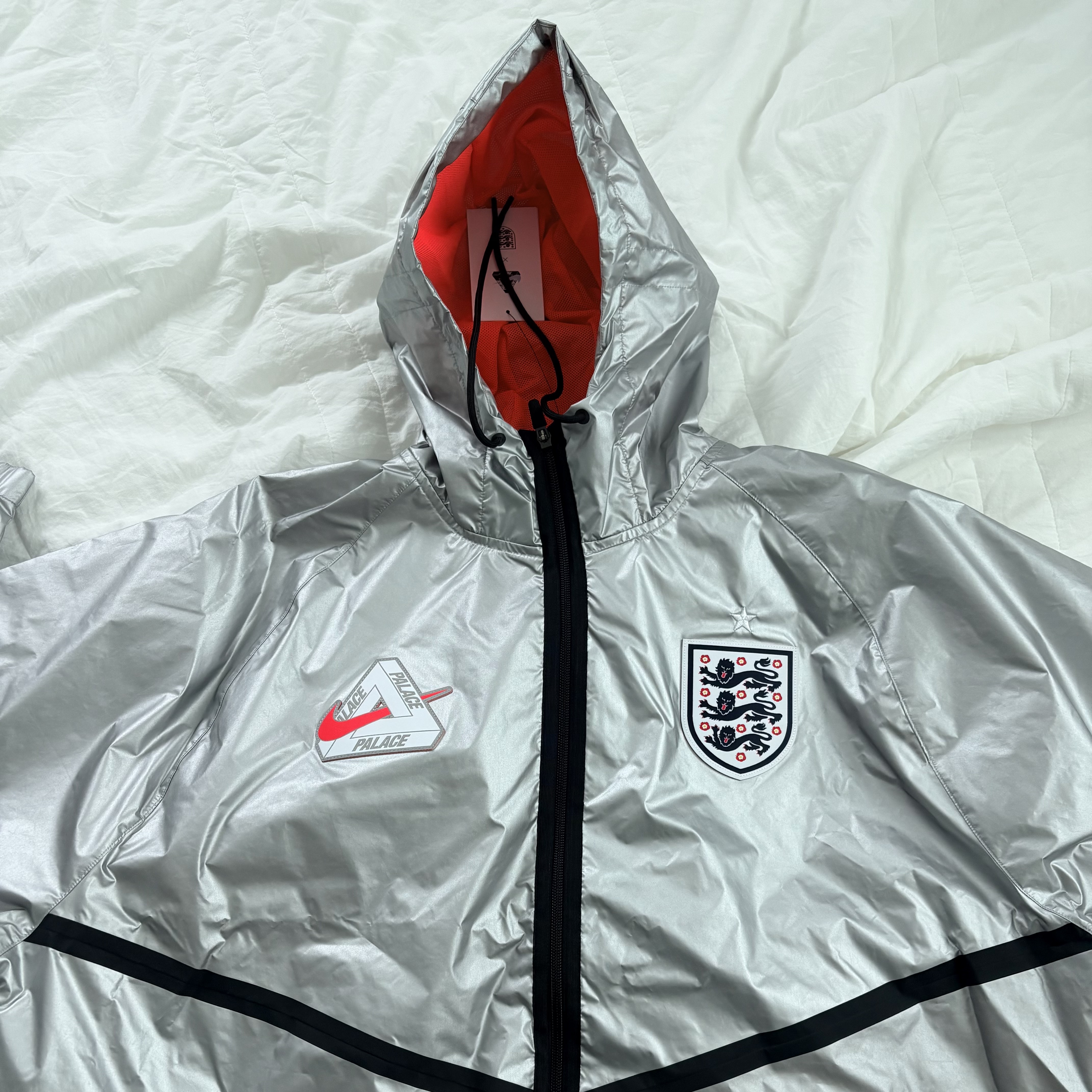 Palace x Nike England Dri-Fit Academy Anthem Jacket Pewter Grey Bright Crimson 착용 스타일