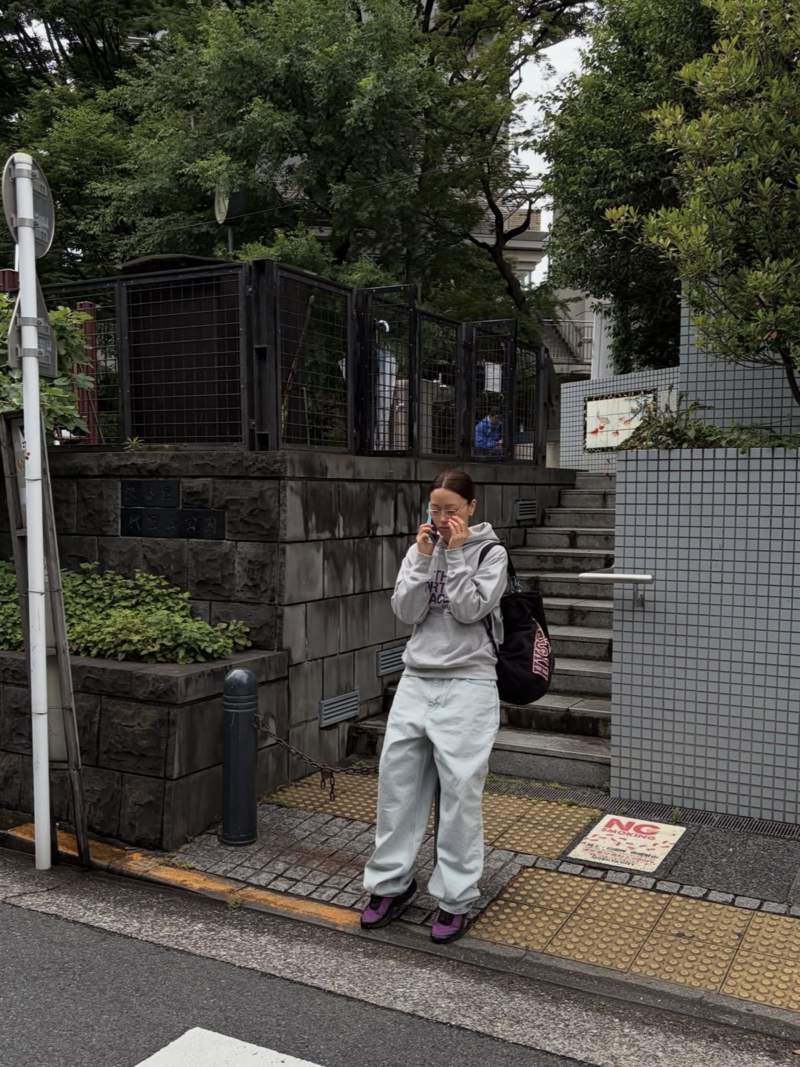 ITSMYHUMOR Cheese Patch Baggy Pants Ice Blue, Palace x The North Face Purple Label Field Graphic Hood Mix Gray - 25FW 착용 스타일 - 2
