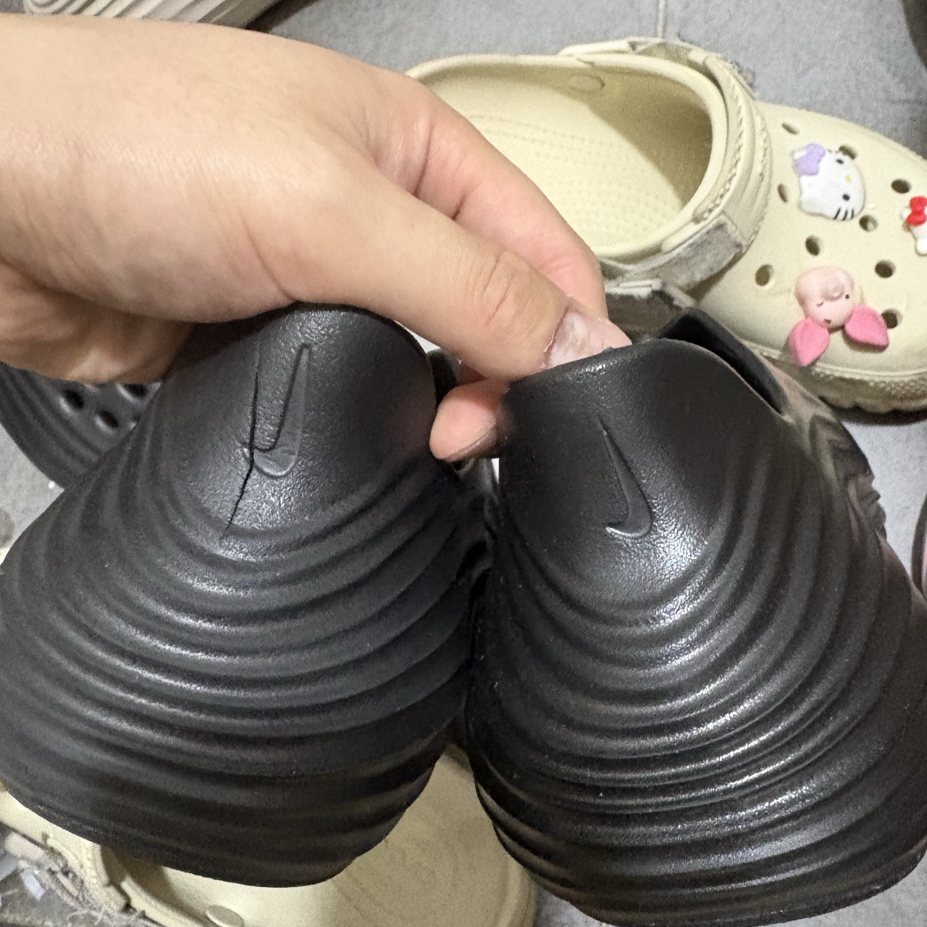 (W) Nike ReactX Rejuven8 Light Orewood Brown, Nike ReactX Rejuven8 Triple Black 착용 스타일 - 1