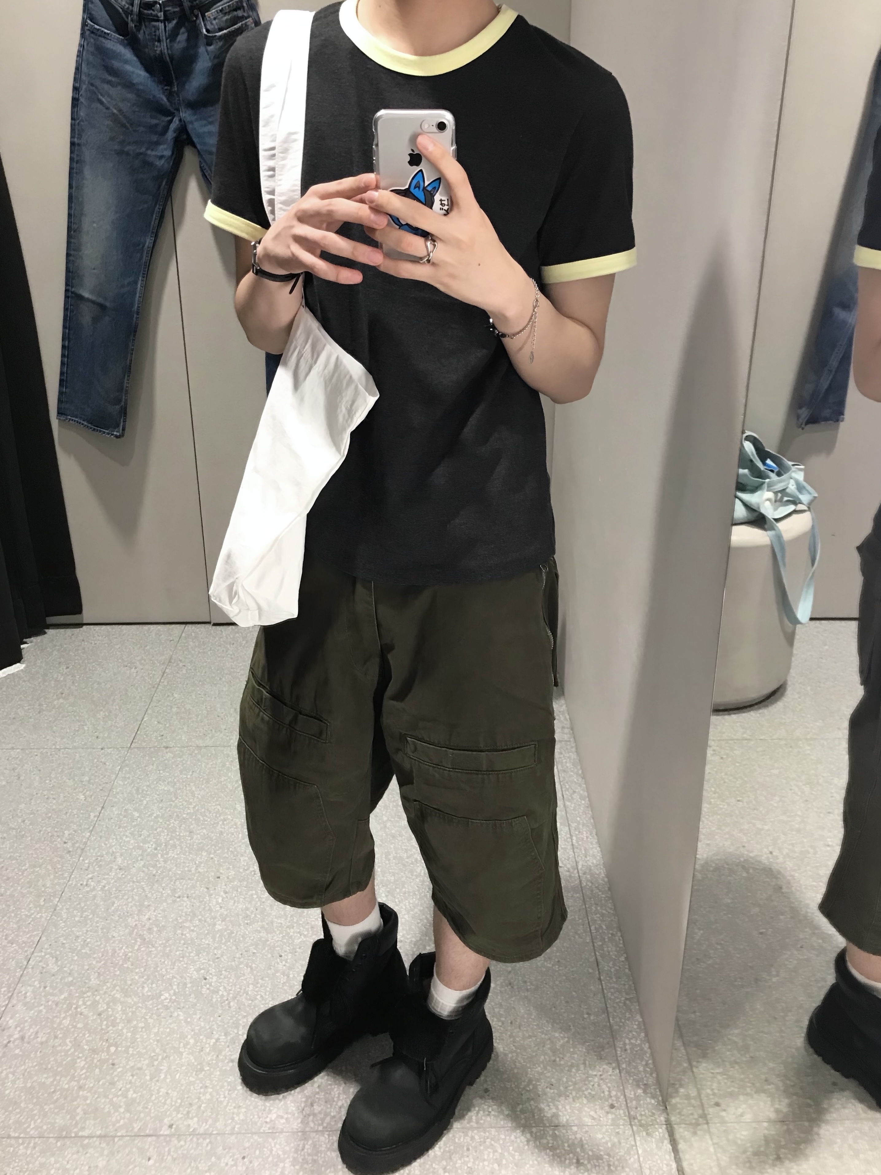 LOSTGARDEN Route Black, Zara Wide Flare Fit Jeans Medium Blue 착용 스타일 - 1