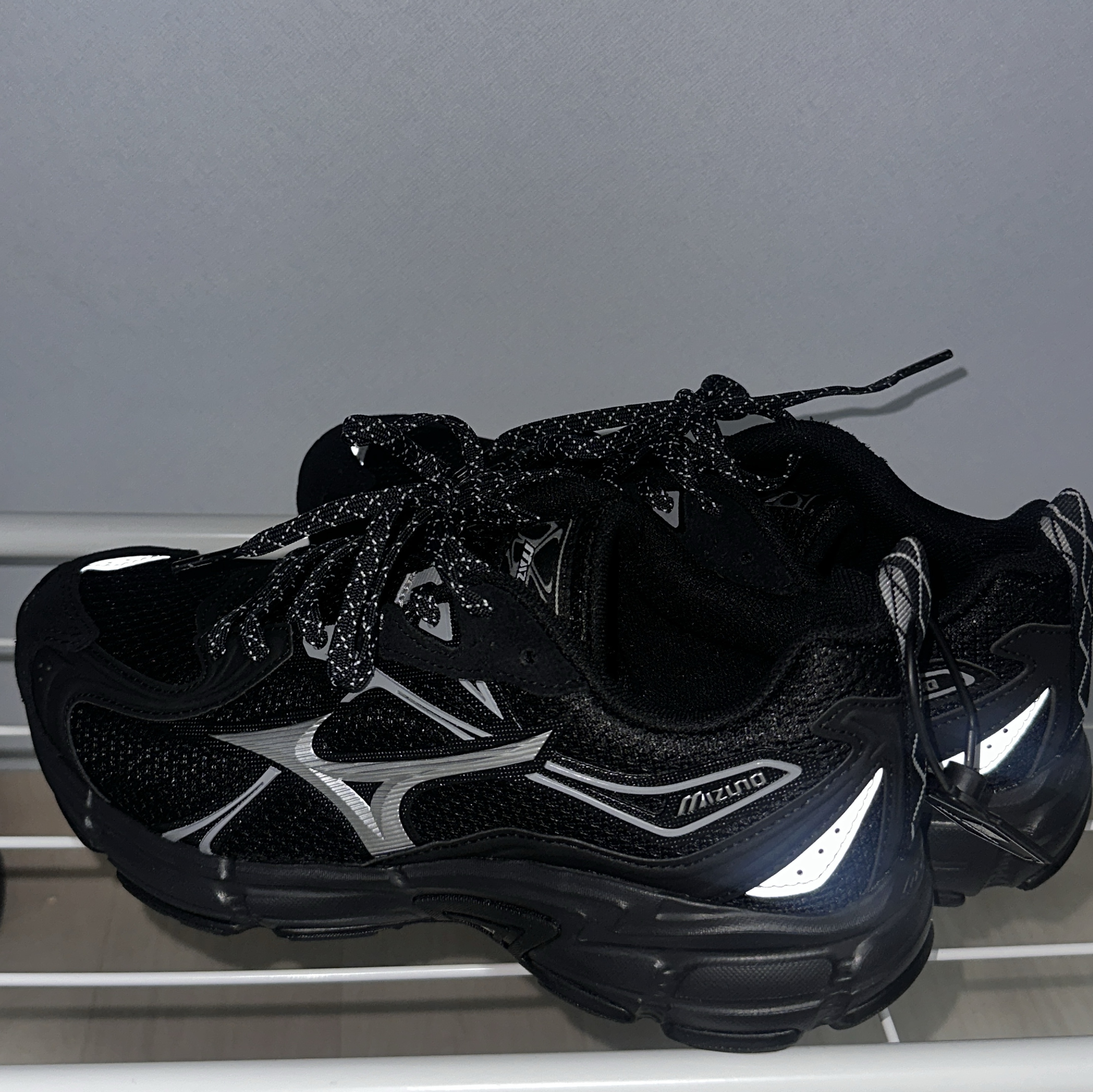 Mizuno Speed 10S Black White 착용 스타일