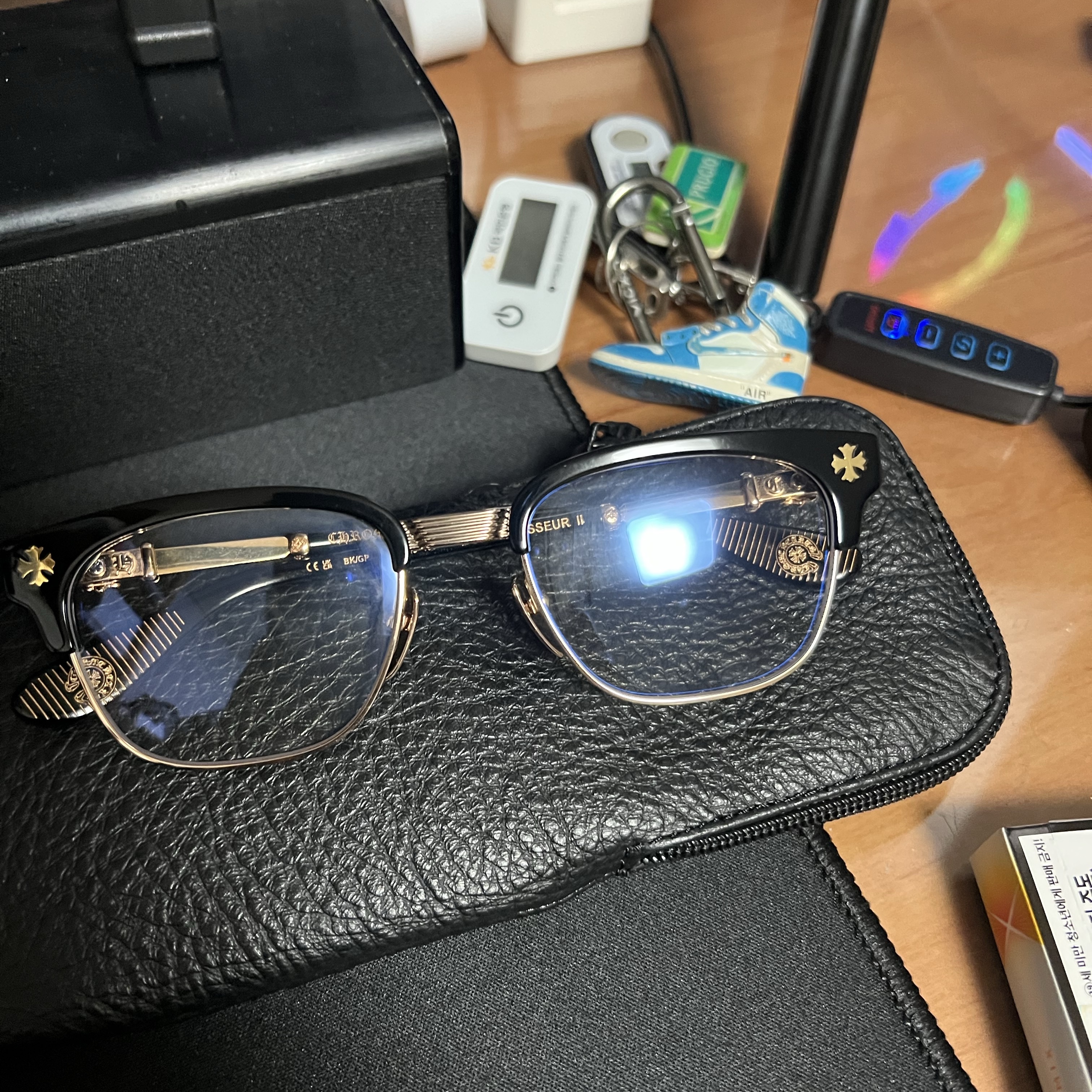 Chrome Hearts Bonennoisseur II Black Gold Plated 착용 스타일
