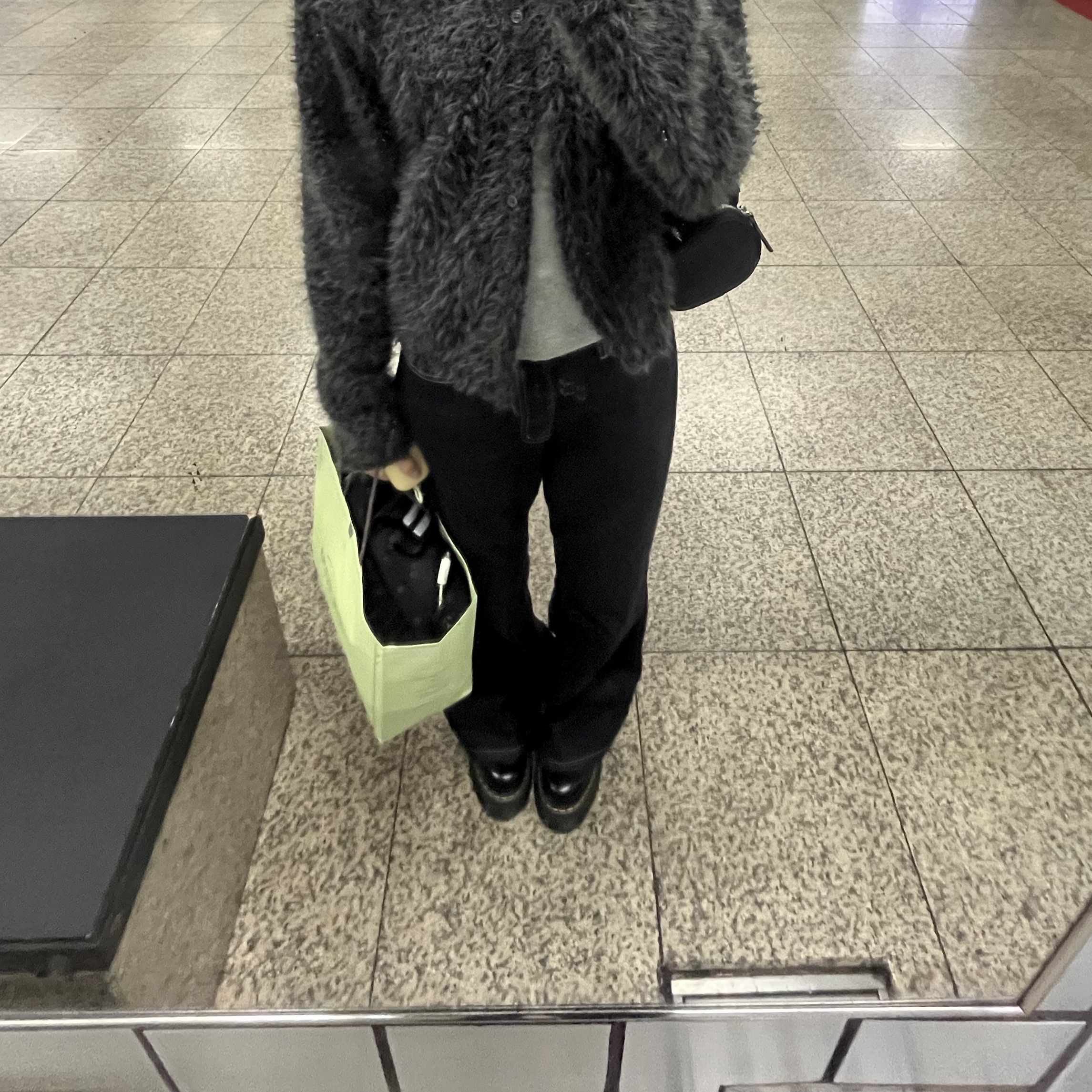 Dr. Martens 1461 Quad Black 착용 스타일 - 1