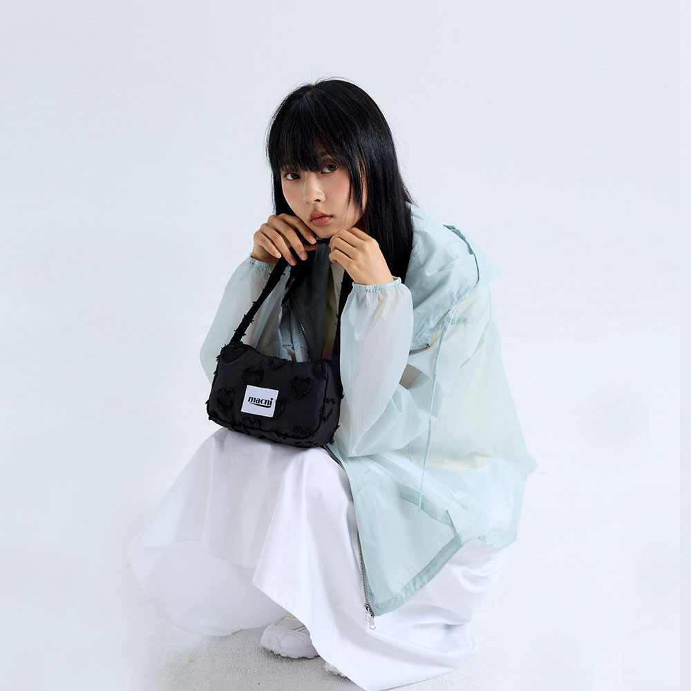 마크니 하트 미니 파우치 숄더백 블랙(MACNI Heart Mini Pouch Shoulder Bag Black) - 2