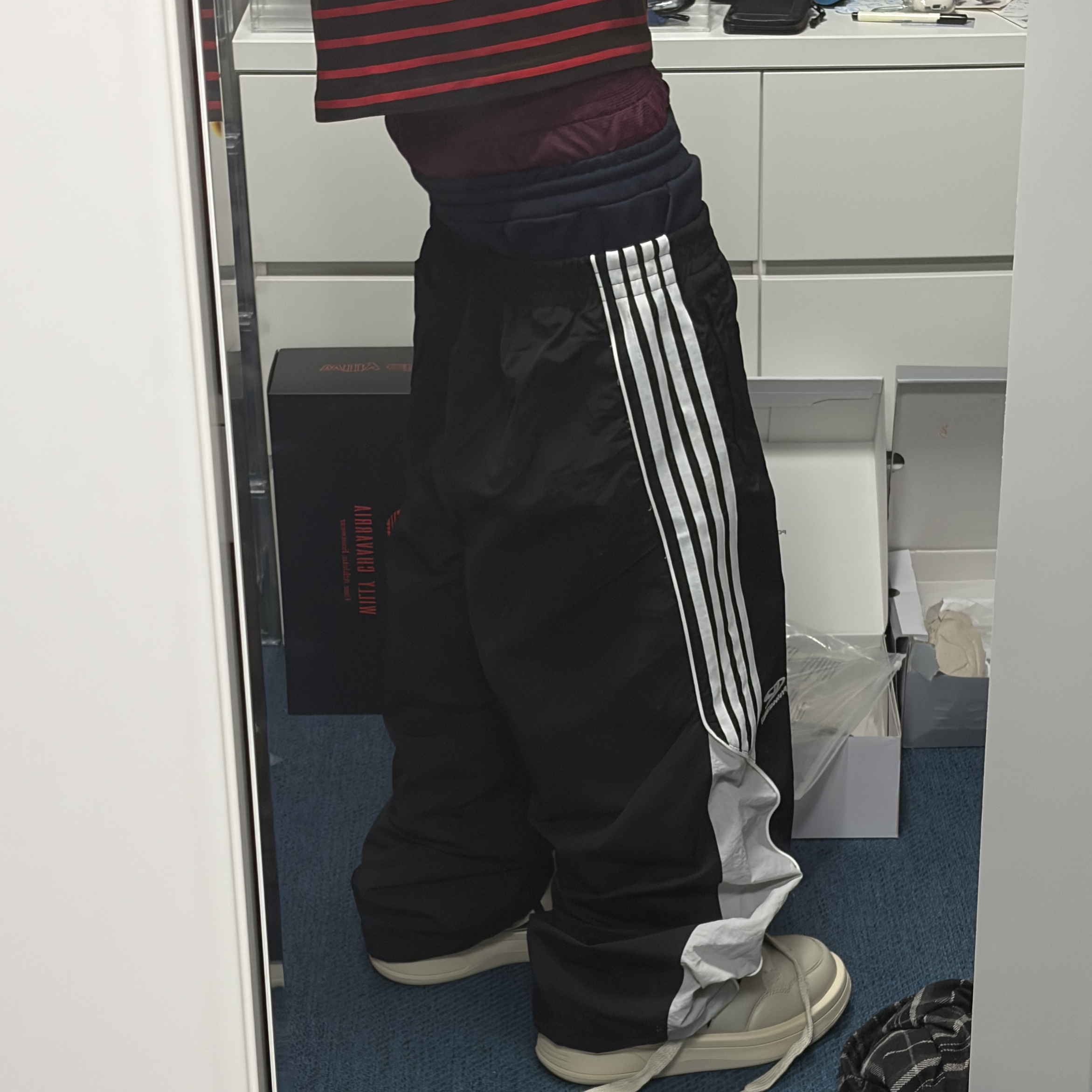 MJD Detachable Carpenter Sweat Pants Melange Grey, ERL Vamp Skate Shoe Pirate Black 착용 스타일 - 3