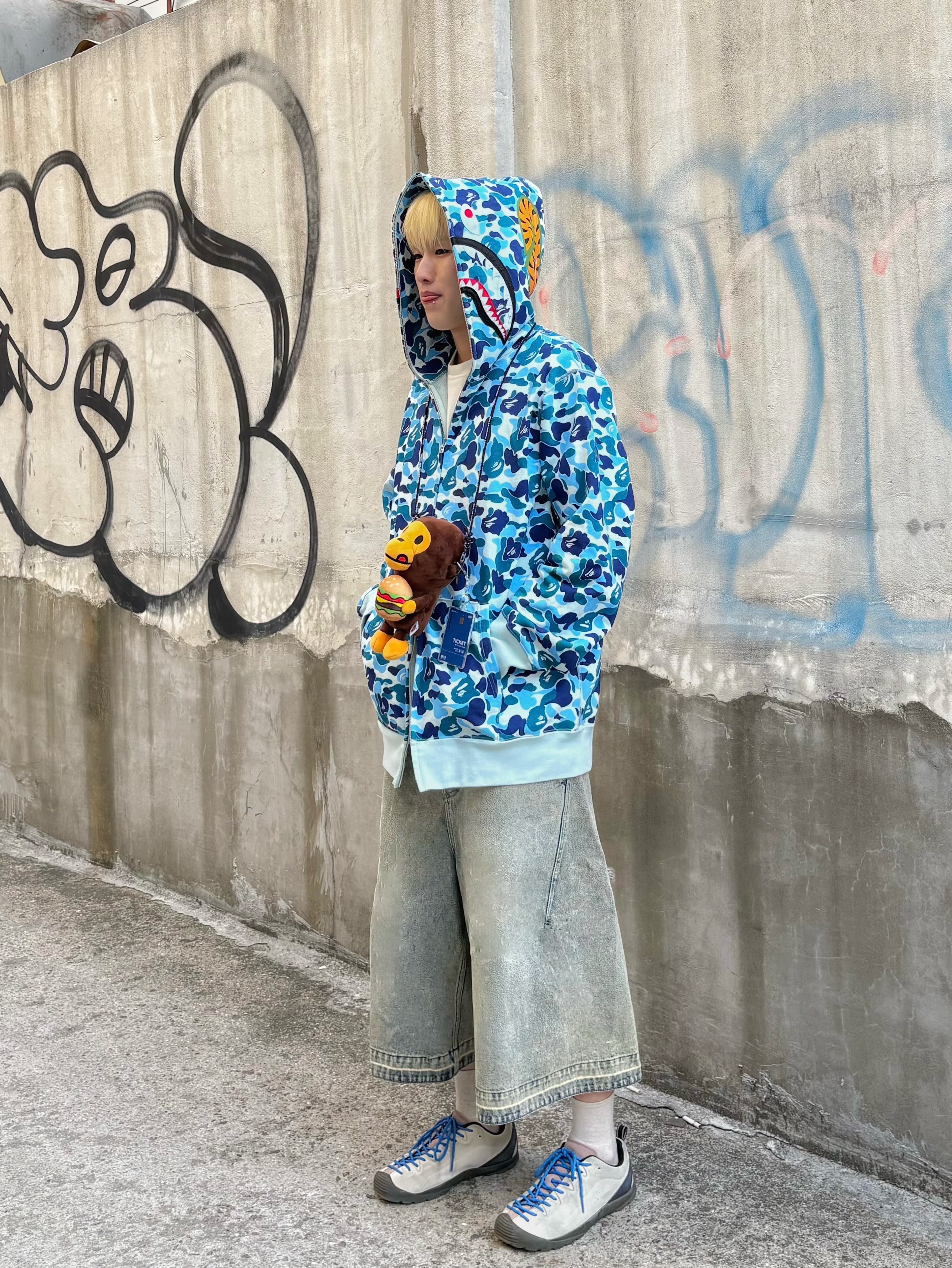 BAPE ABC Camo Shark Full Zip Hoodie Blue, BAPE Baby Milo Mobile Bag 1 Brown 착용 스타일 - 6