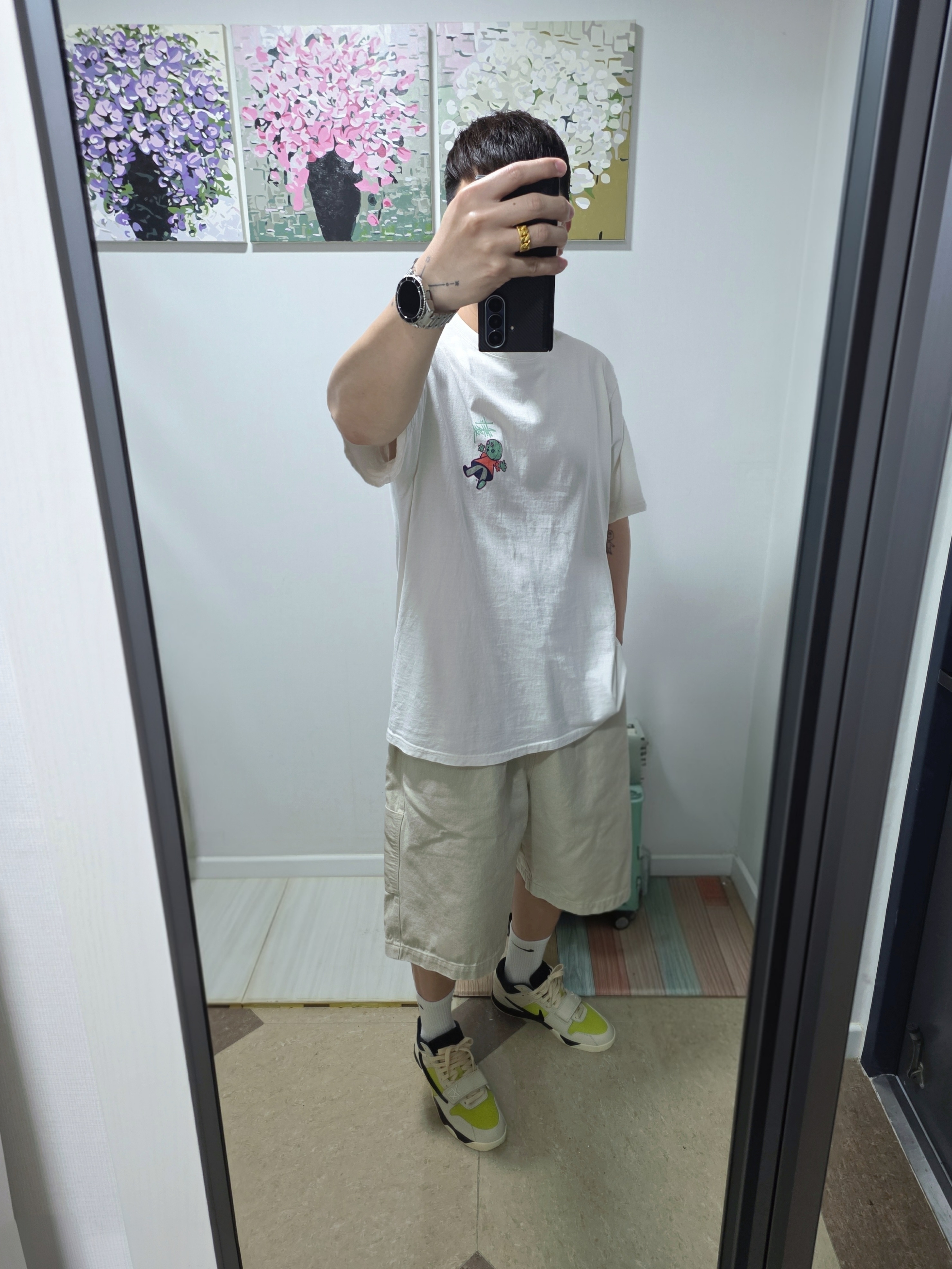 Stussy Dollie Pigment Dyed T-Shirt Natural, Jordan x Travis Scott Jumpman Jack TR Bright Cactus 착용 스타일 - 1