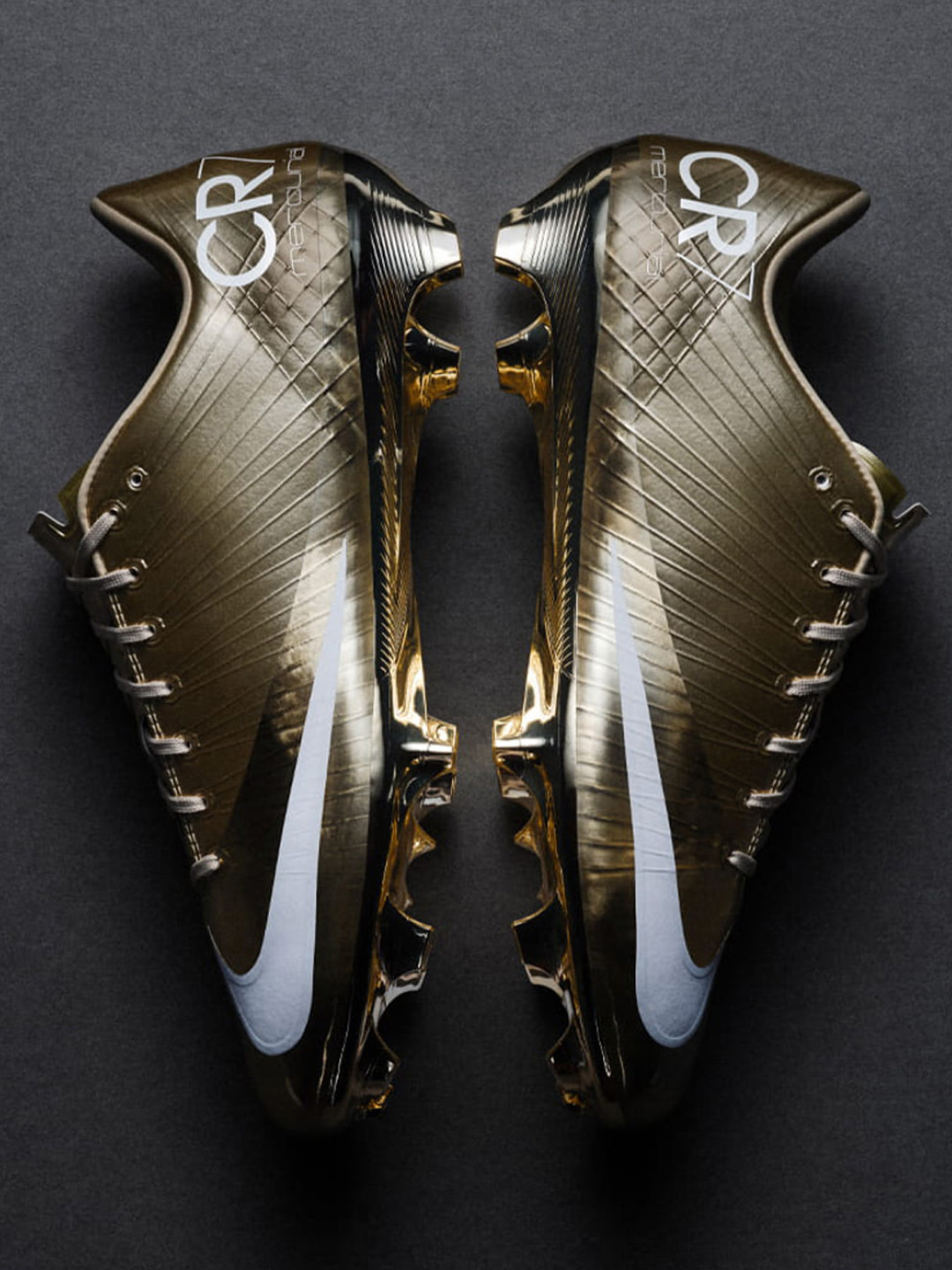 Nike Mercurial Superfly 11 Elite FG CR7 Metallic Gold White, Nike Mercurial Superfly 1 RGN FG SE CR7 Metallic Gold Star 착용 스타일 - 2