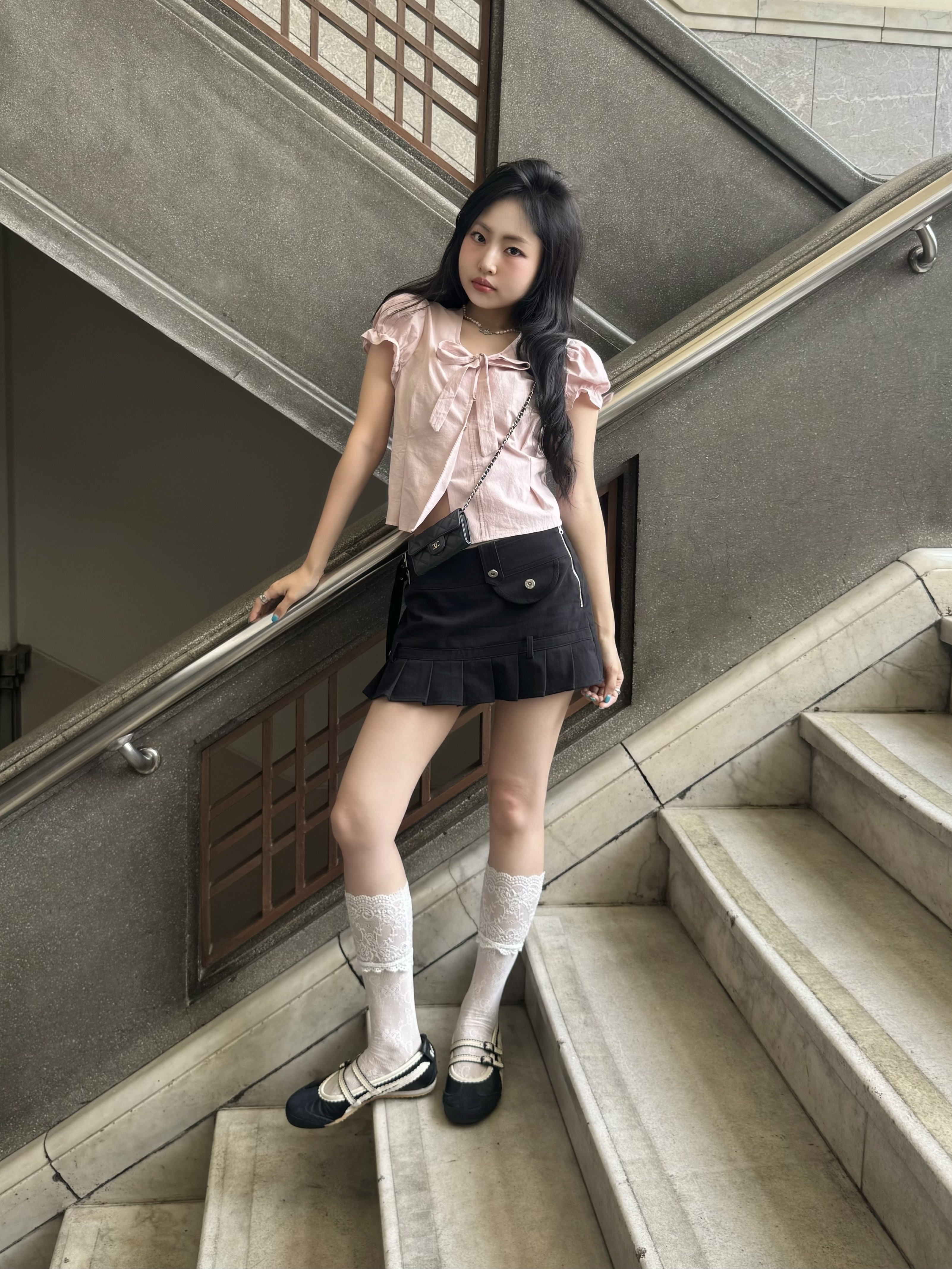 (W) Onitsuka Tiger Mexico 66 TGRS Black Cream, Chanel Classic Card Holder Grained Calfskin & Silver Black 착용 스타일 - 2