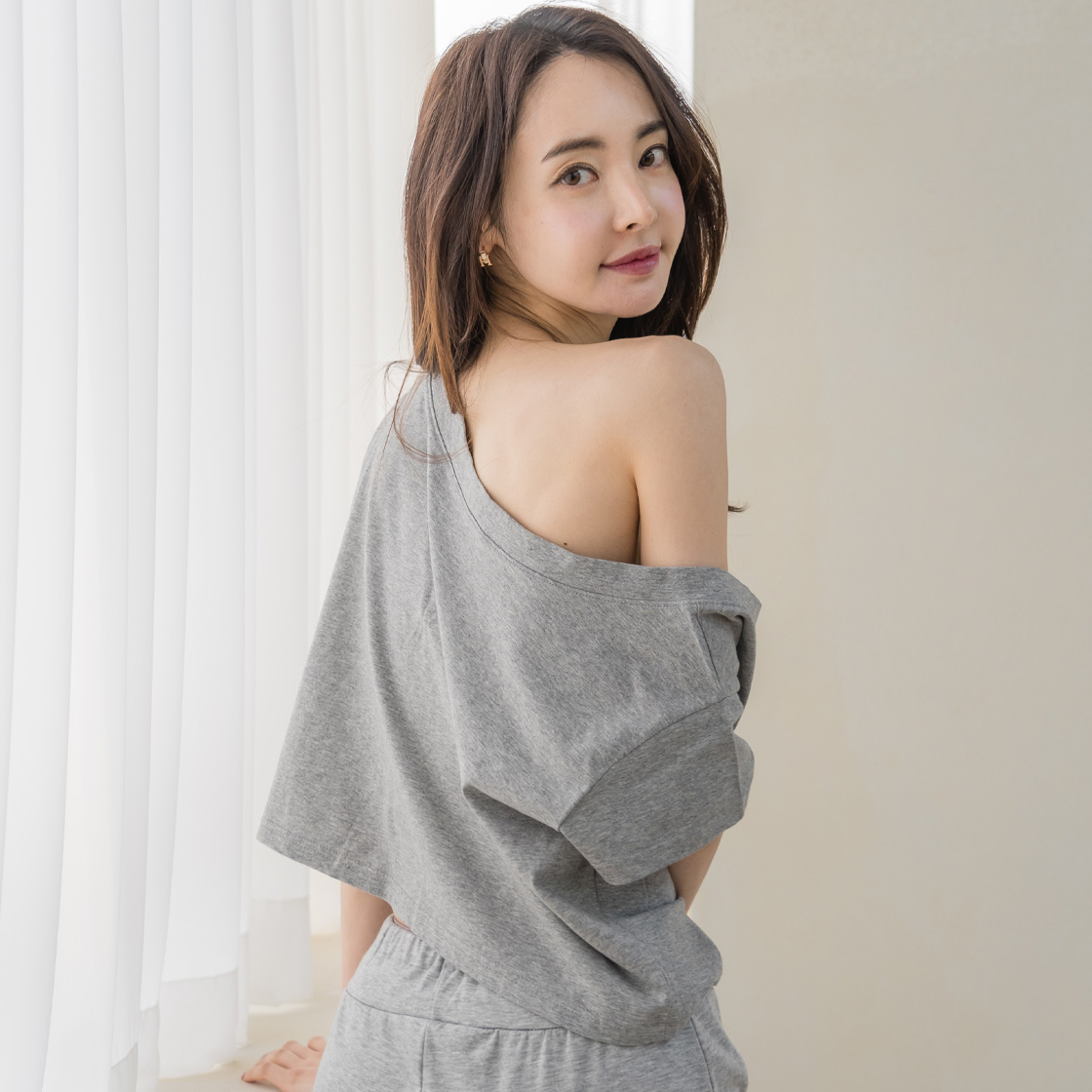 (W) 에이원 반팔 탑 런닝 134 그레이((W) AONE Short-Sleeve Top Running 134 Gray) - 2