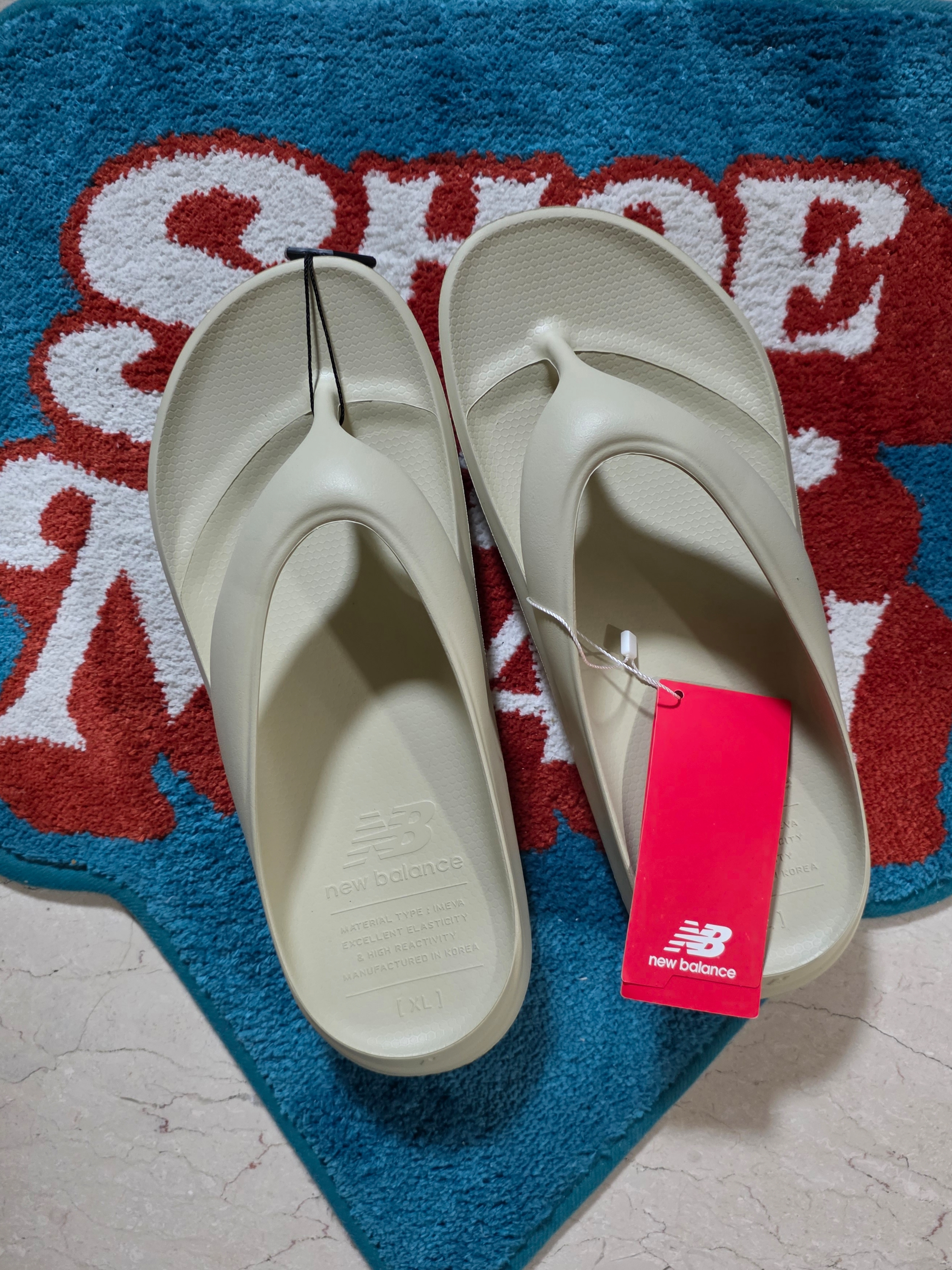 New Balance Rebound Flip Flop Light Yellow 착용 스타일