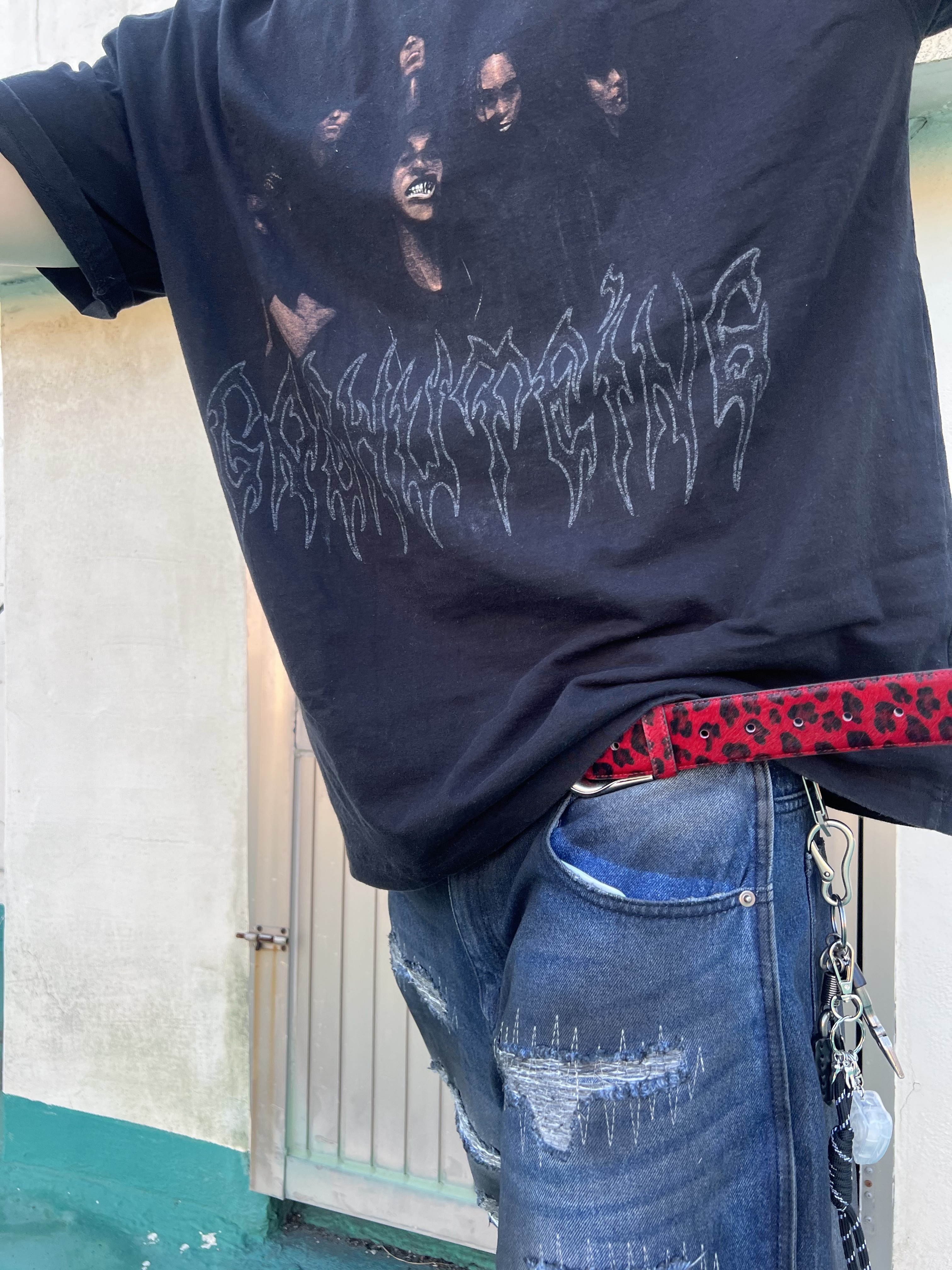 Cornerbless Quilted Dirty Denim Pants Mid Blue, Undermycar Gashutein 6 Six People Graphic T-Shirt Bristol Black - 24SS 착용 스타일 - 2