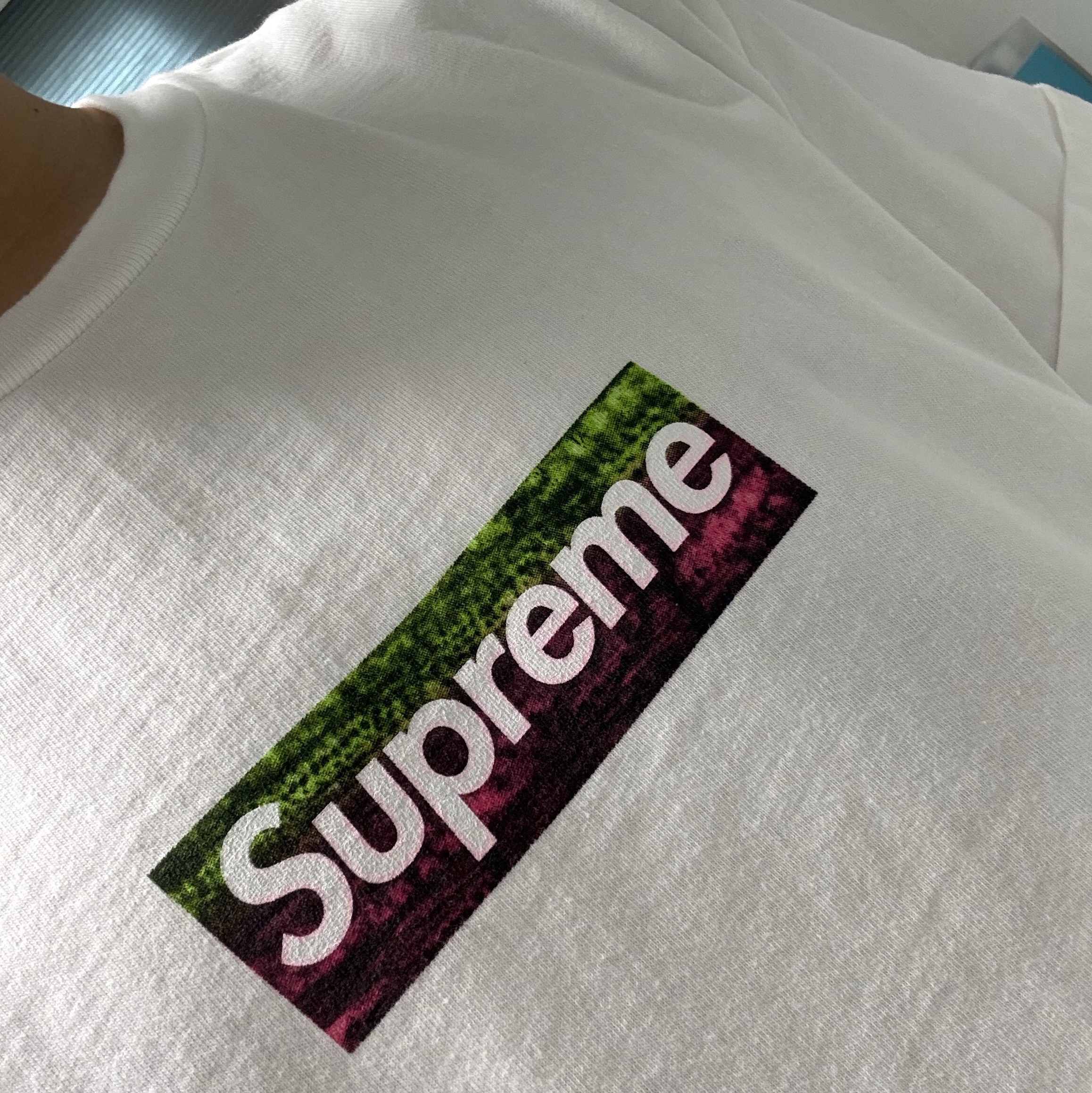 Supreme Los Angeles Fire Relief Box Logo T-Shirt White - 25SS 착용 스타일 - 2