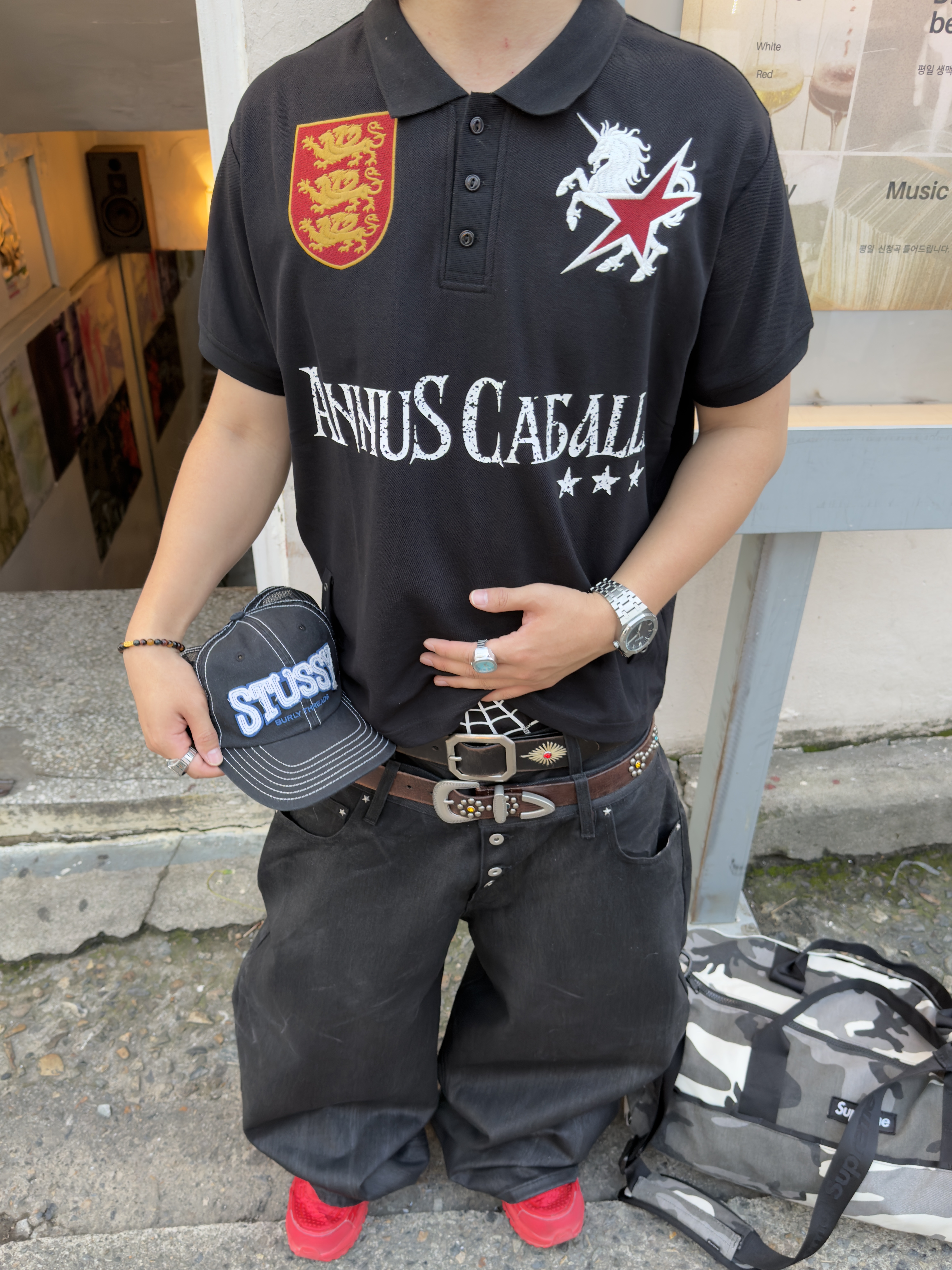 Stussy Mid-Depth Burly Threads Trucker Black, Nike Air Max TL 2.5 Valentine’s Day University Red Black 착용 스타일 - 5