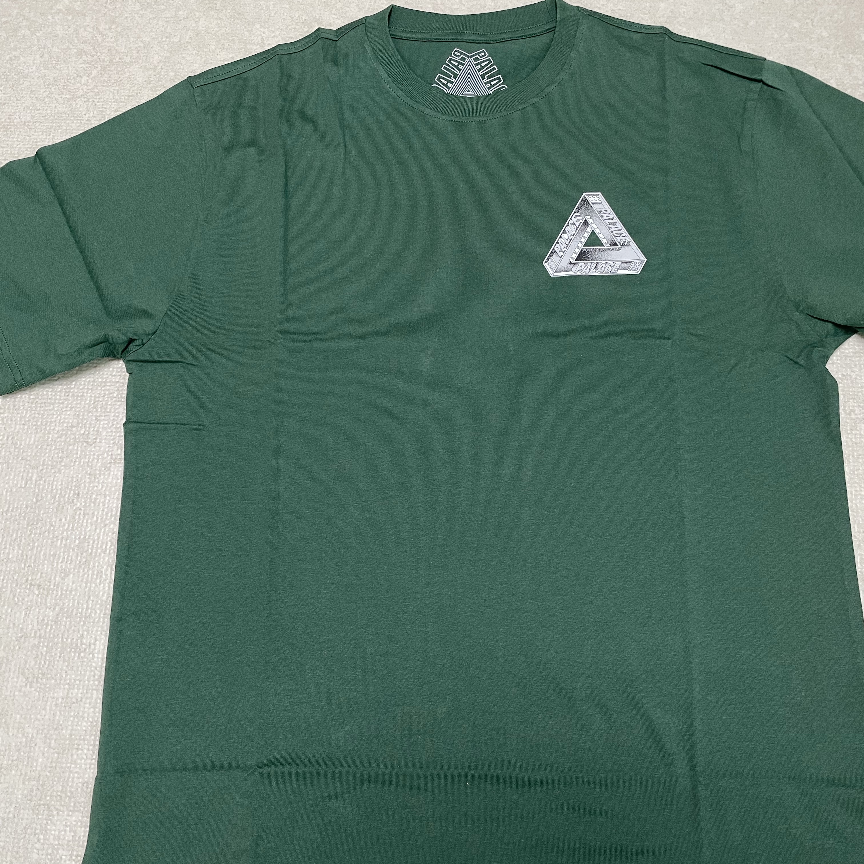 Palace Tri Girders T-Shirt Racey Green - 26SS 착용 스타일 - 2