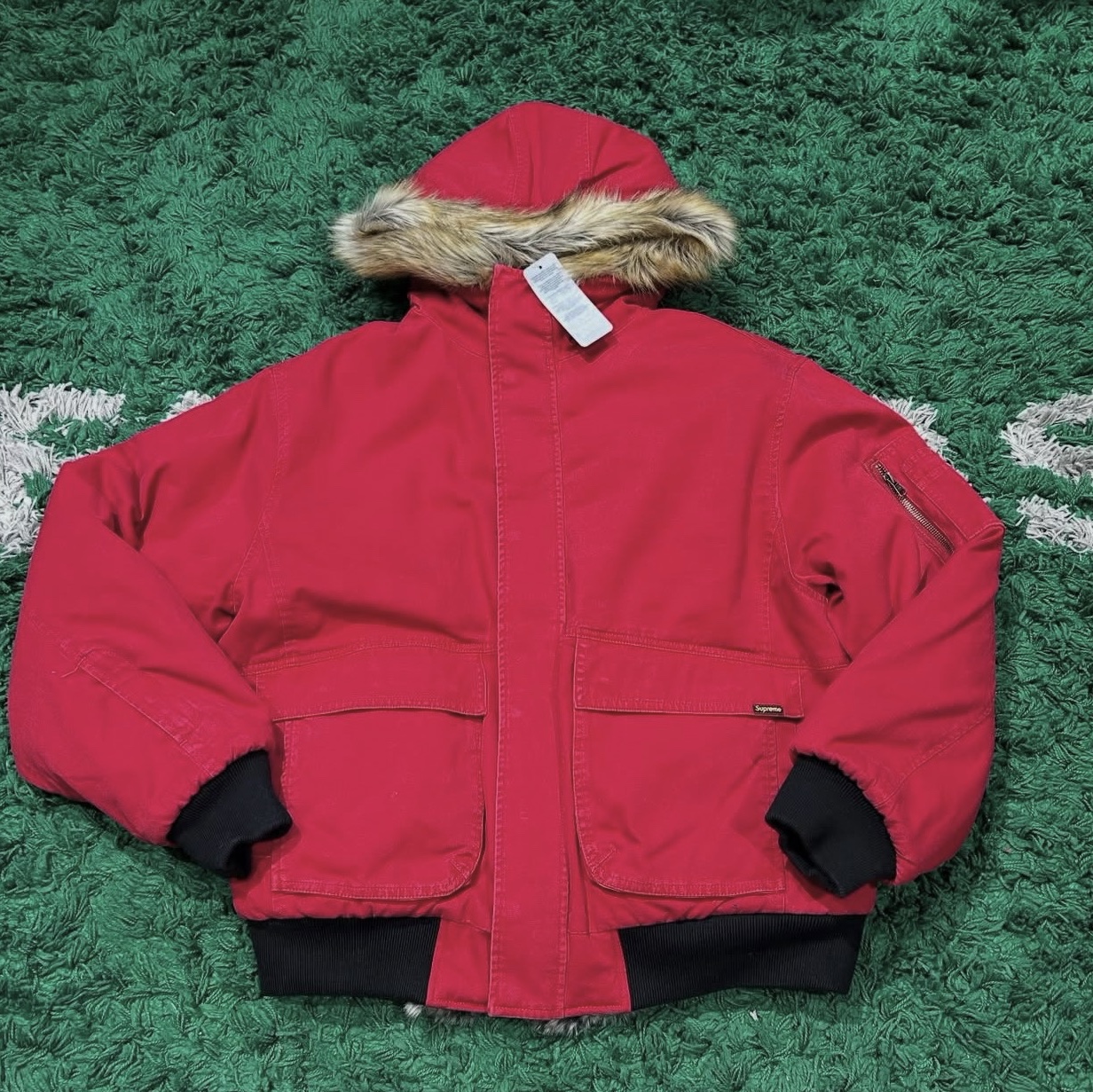Supreme Reversible Faux Fur Hooded Work Jacket Red - 26SS, Supreme Reversible Faux Fur Hooded Work Jacket Denim - 26SS 착용 스타일 - 2