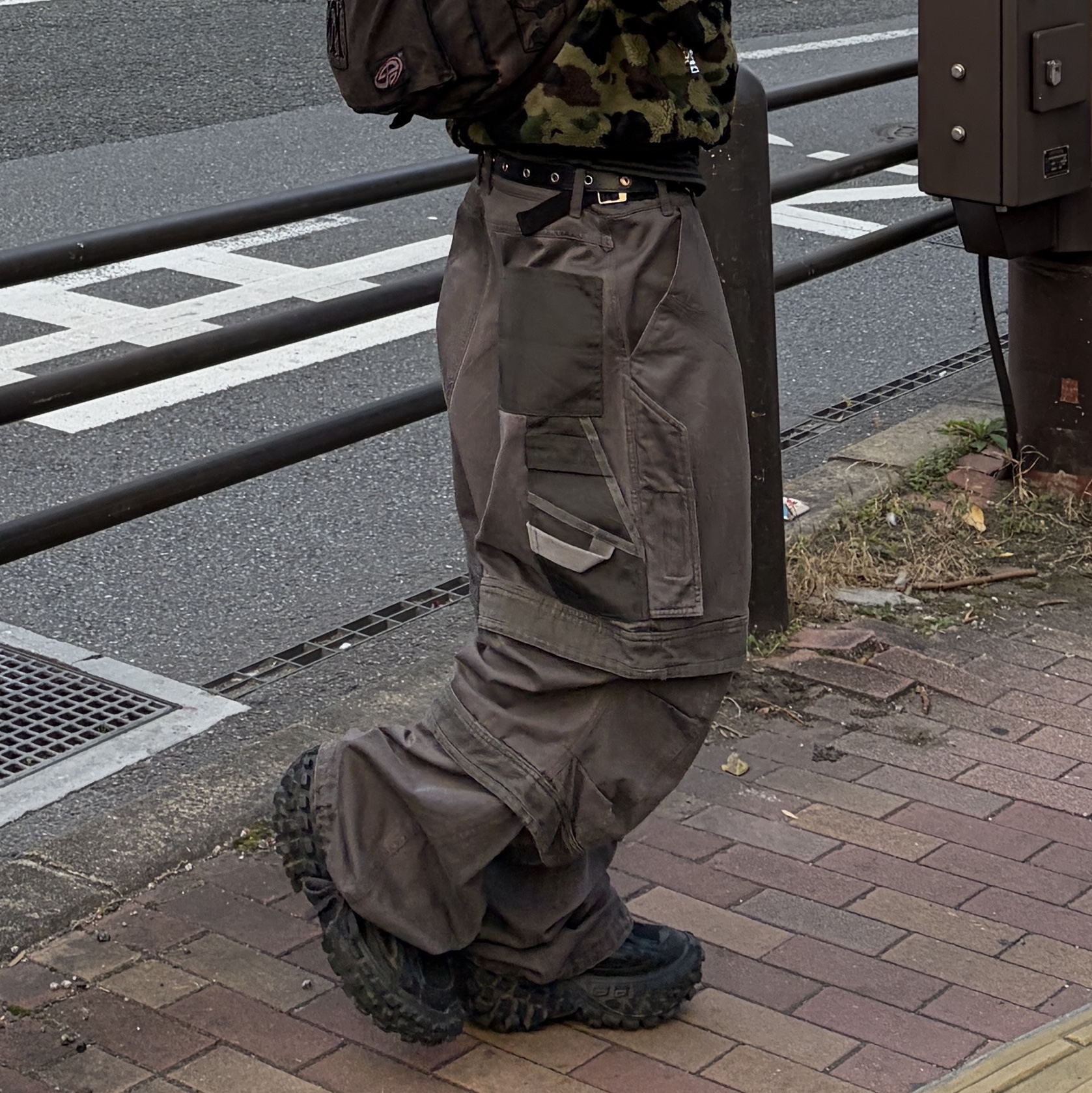 MJD Detachable Carpenter Sweat Pants Melange Grey, ERL Vamp Skate Shoe Pirate Black 착용 스타일 - 4