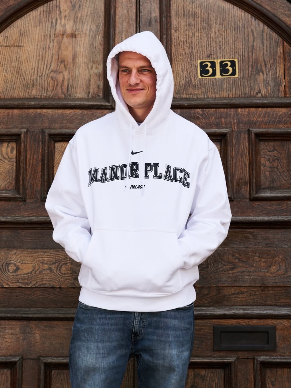 Palace x Nike Shop T-Shirt Seoul White - 26SS, Palace x Nike Shop Hood Seoul Black - 26SS 착용 스타일 - 8