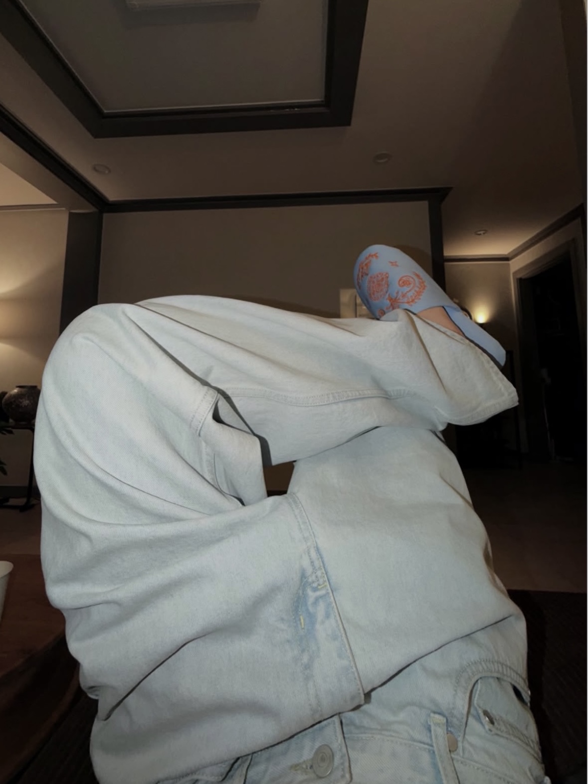 ITSMYHUMOR Cheese Patch Baggy Pants Ice Blue, Say Touche Doodle Persian Room Shoes Sky Blue 착용 스타일