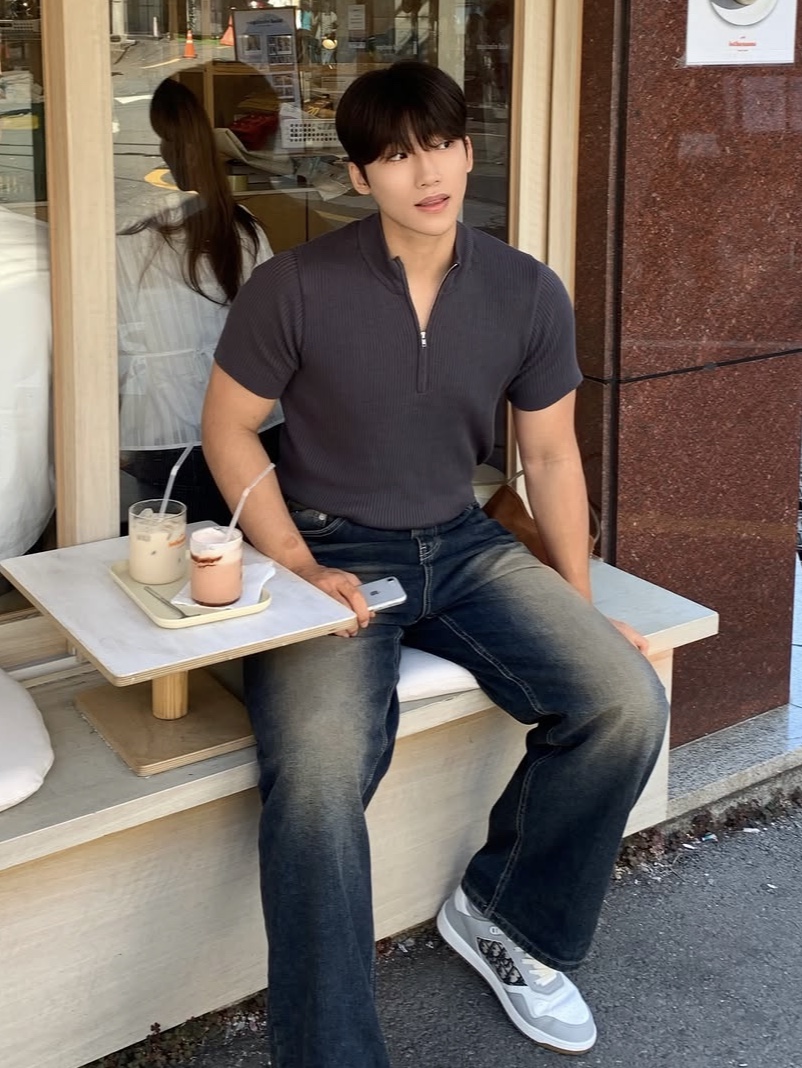 PHOS333 M Slim Fit Half Zip Knit Charcoal 착용 스타일 - 2