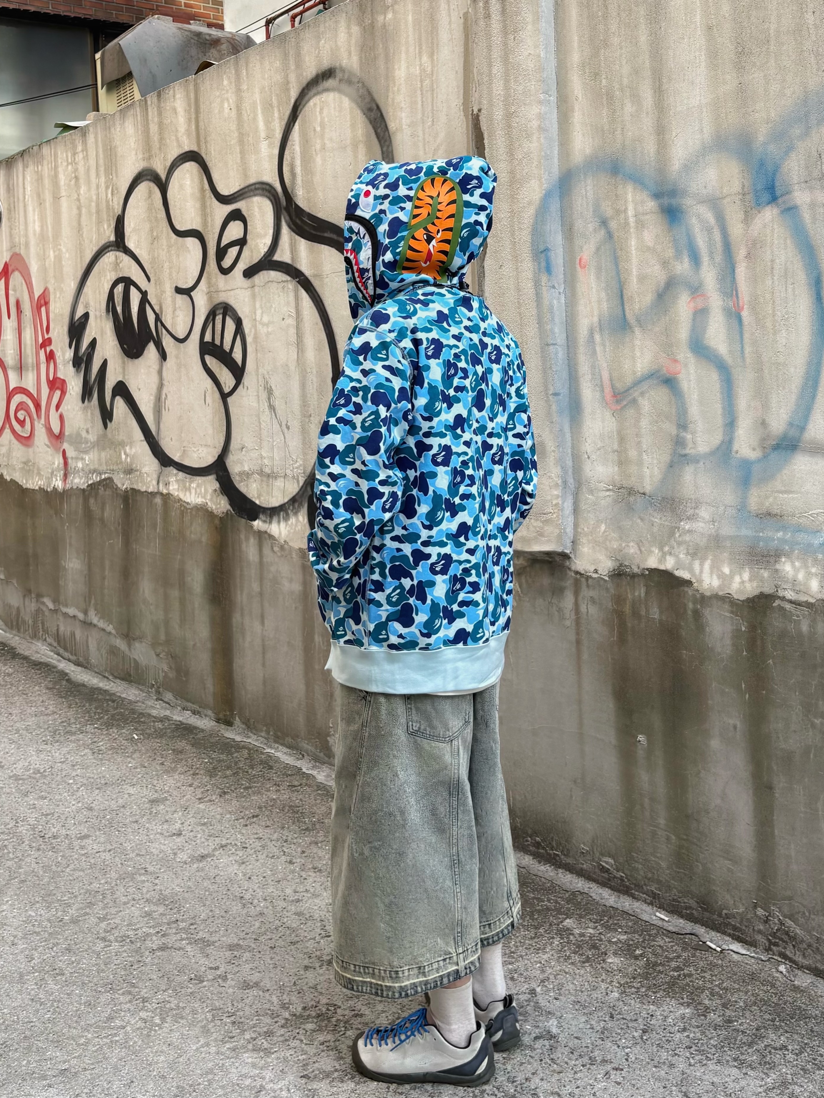 BAPE ABC Camo Shark Full Zip Hoodie Blue, BAPE Baby Milo Mobile Bag 1 Brown 착용 스타일 - 7
