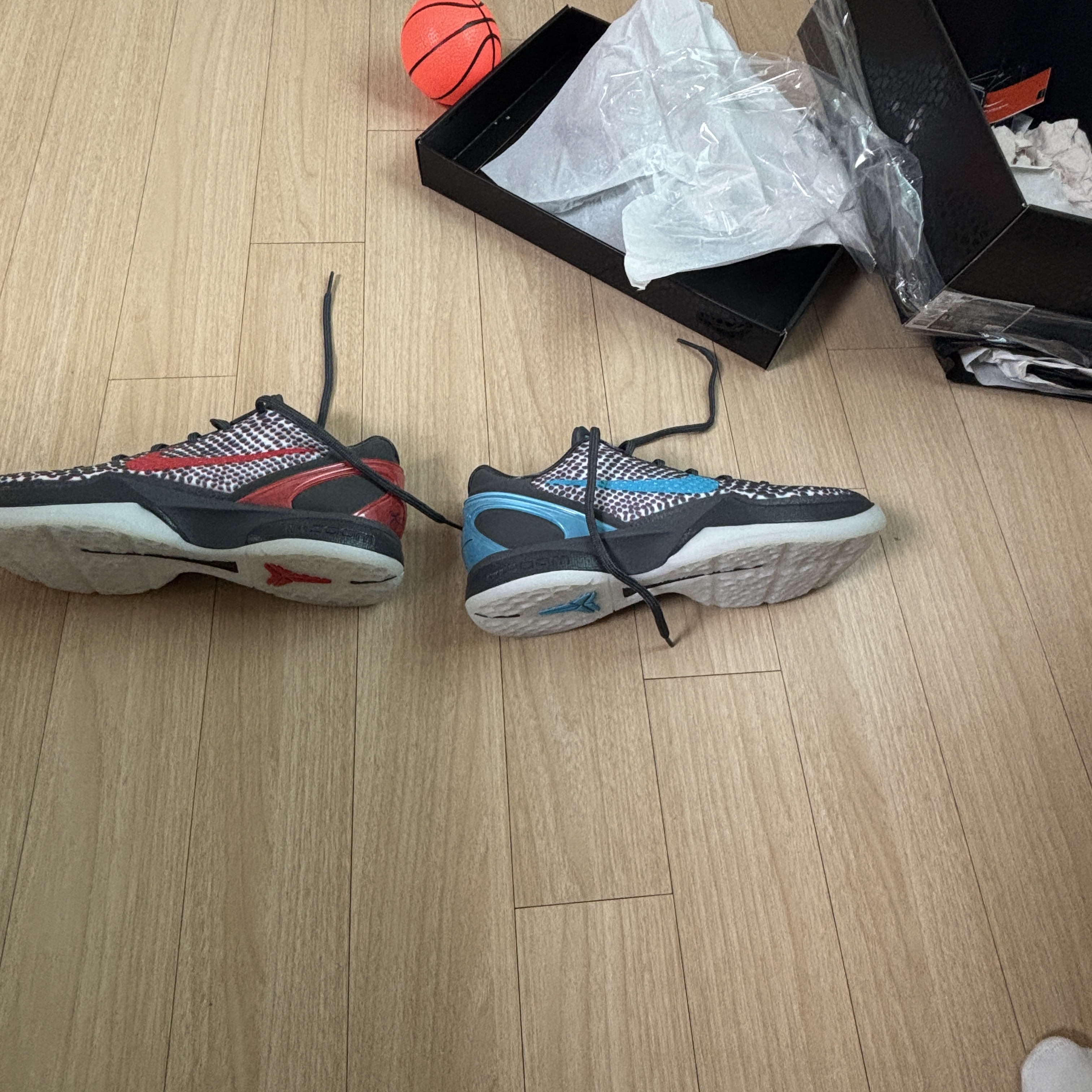 Nike Kobe 6 Protro 3D Dark Grey Chlorine Blue 착용 스타일