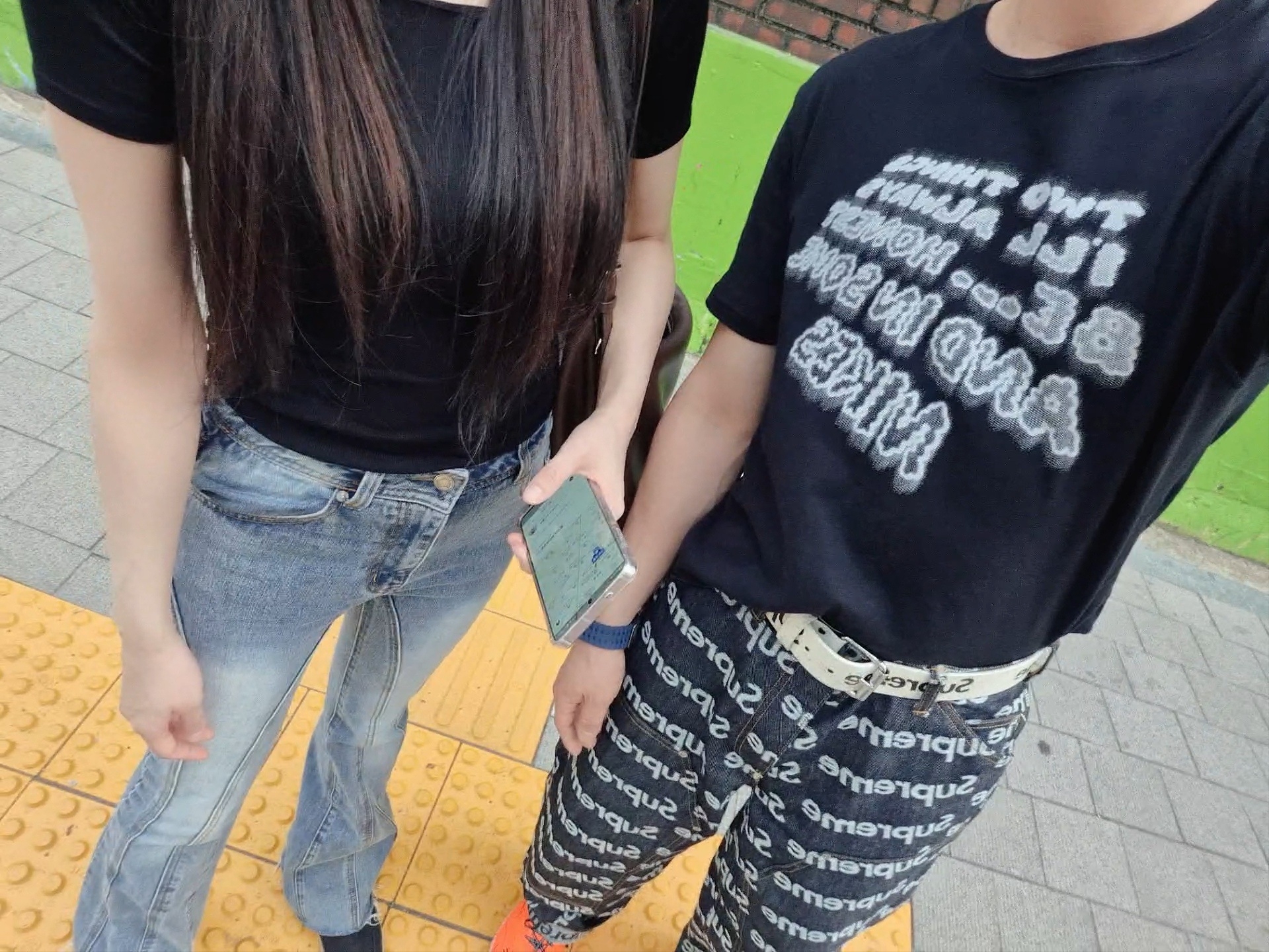 Supreme Jacquard Logos Double Knee Denim Painter Jean Rigid Indigo - 25FW 착용 스타일