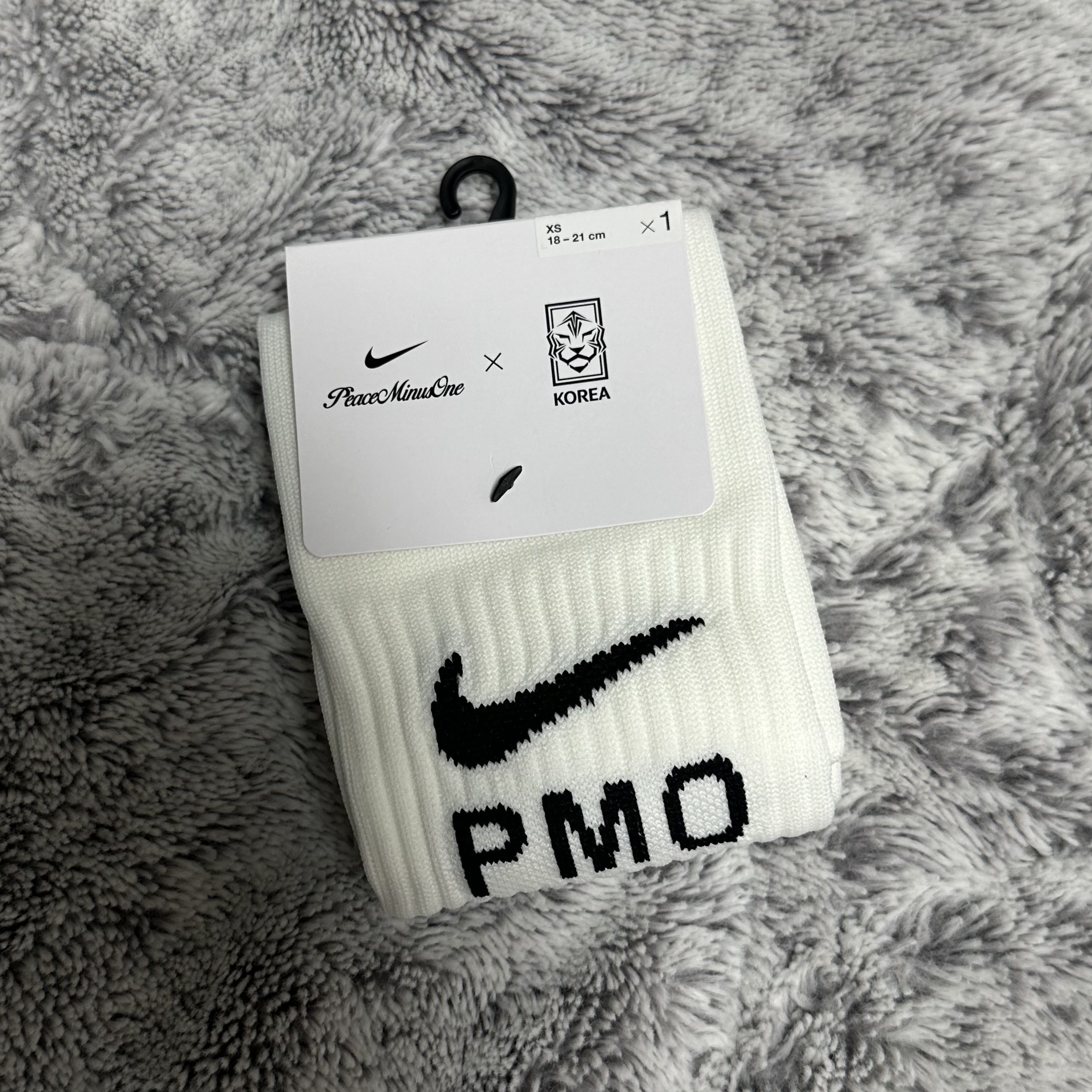 Nike x Peaceminusone Korea Over The Calf Socks White (Korean Ver.) 착용 스타일