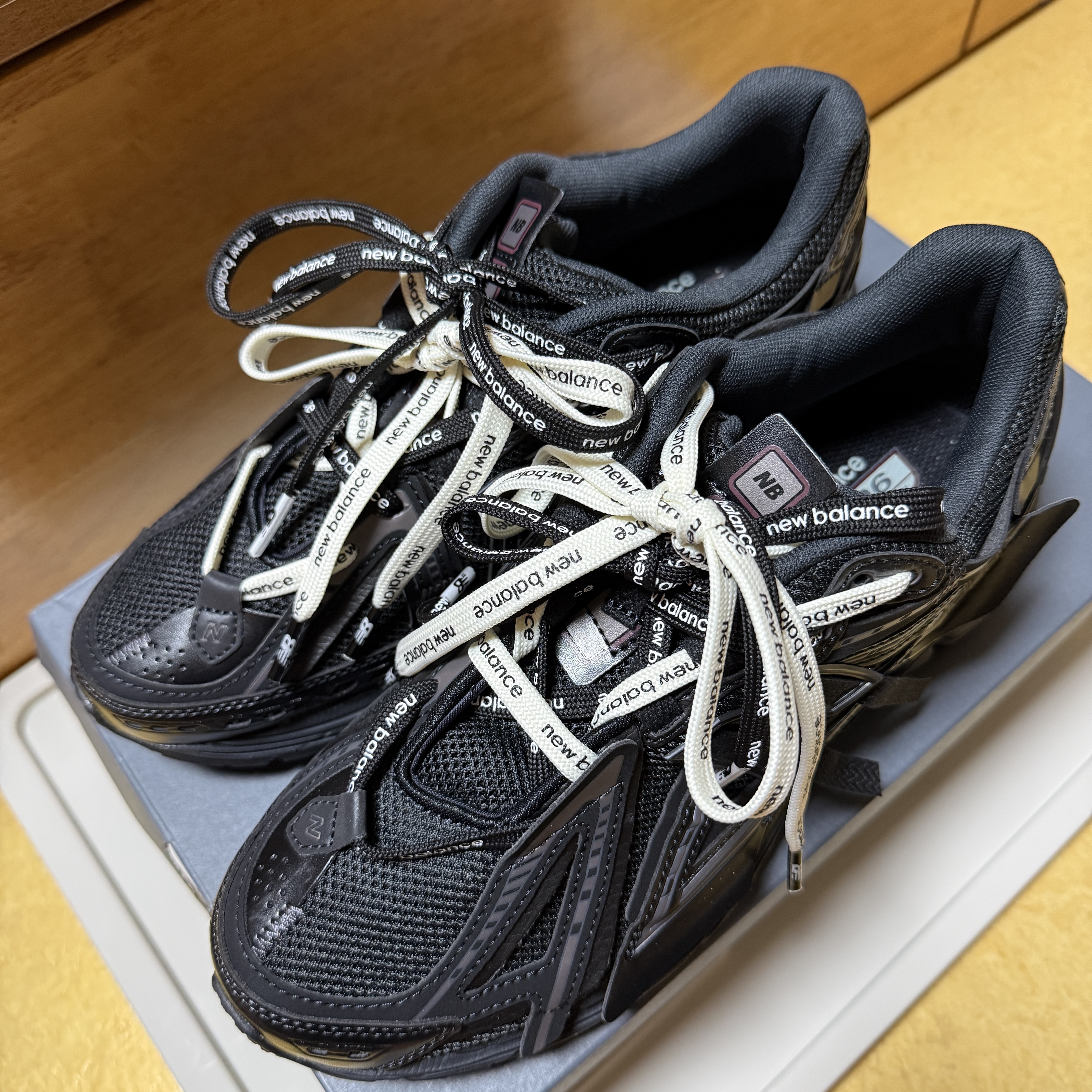 New Balance 1906A Black 착용 스타일