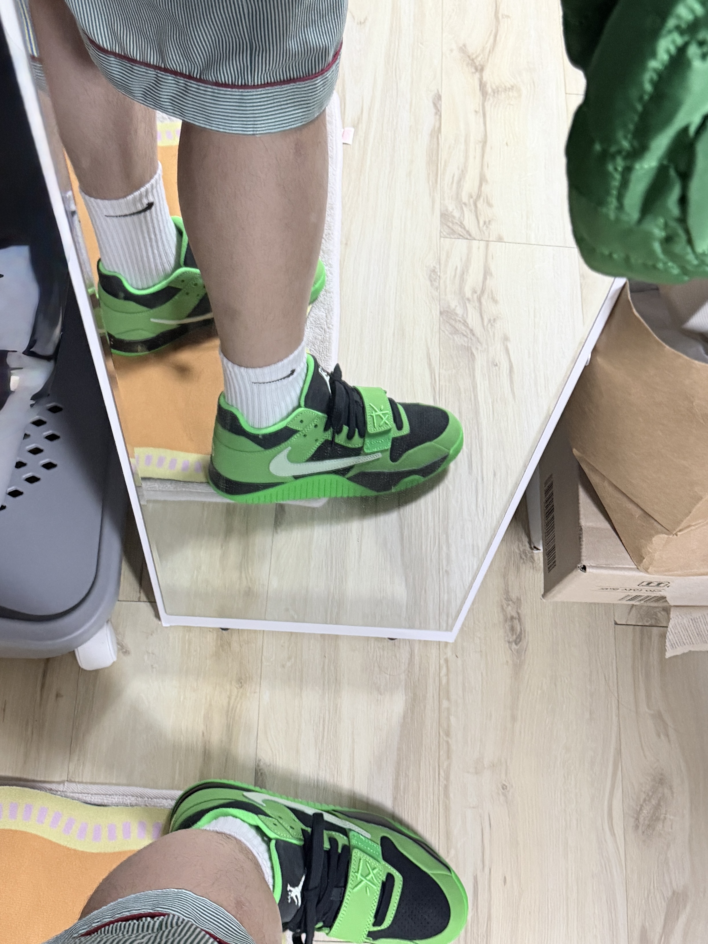 Jordan x Travis Scott Jumpman Jack TR Green Spark Vapor Green 착용 스타일 - 2