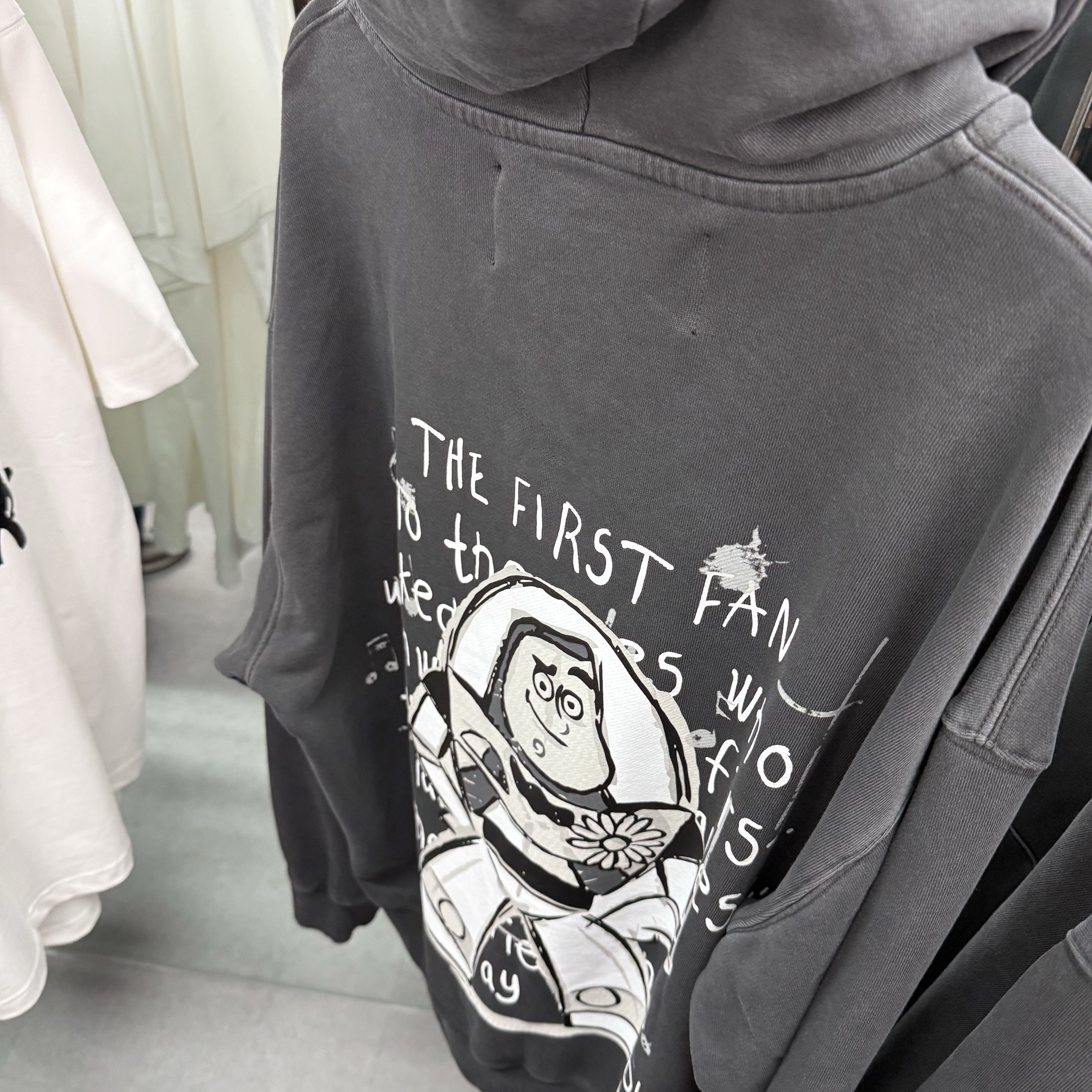 Peaceminusone x Toy Story The First Fan Zip Up 02 Dark Gray 착용 스타일 - 2