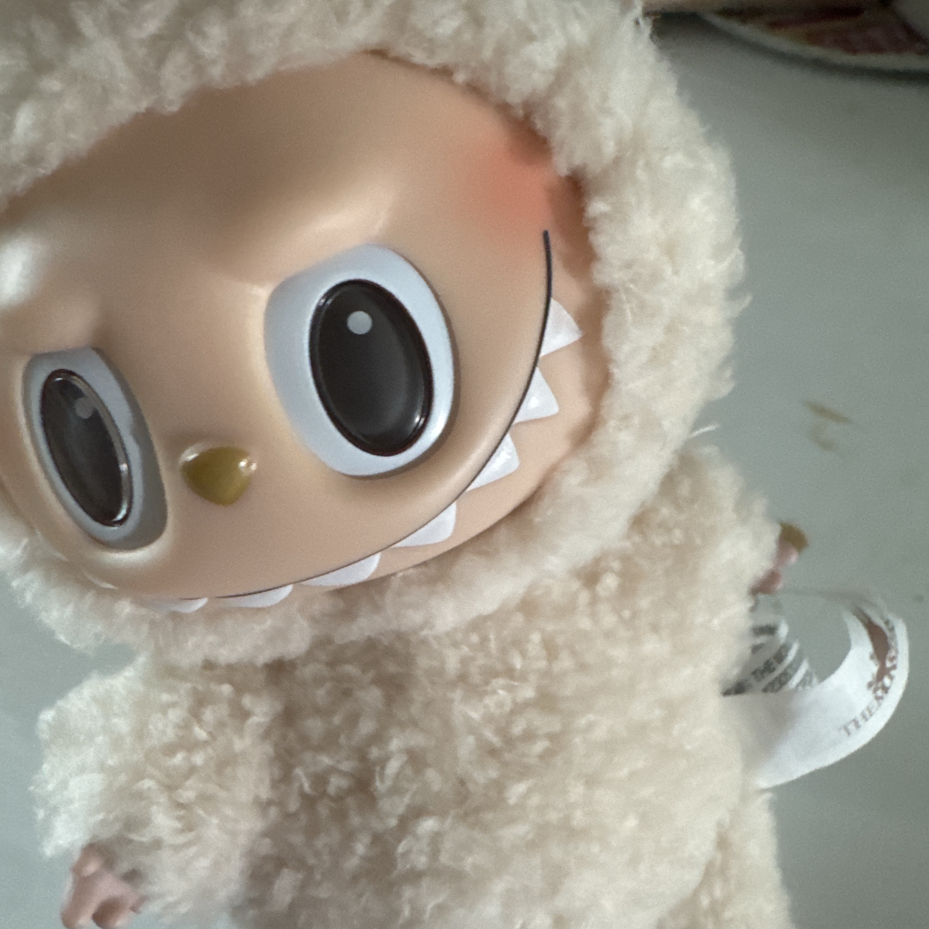 Pop Mart Labubu The Monsters Labubu Tasty Macarons Series Soymilk Keyring (Opened Case) 착용 스타일 - 2