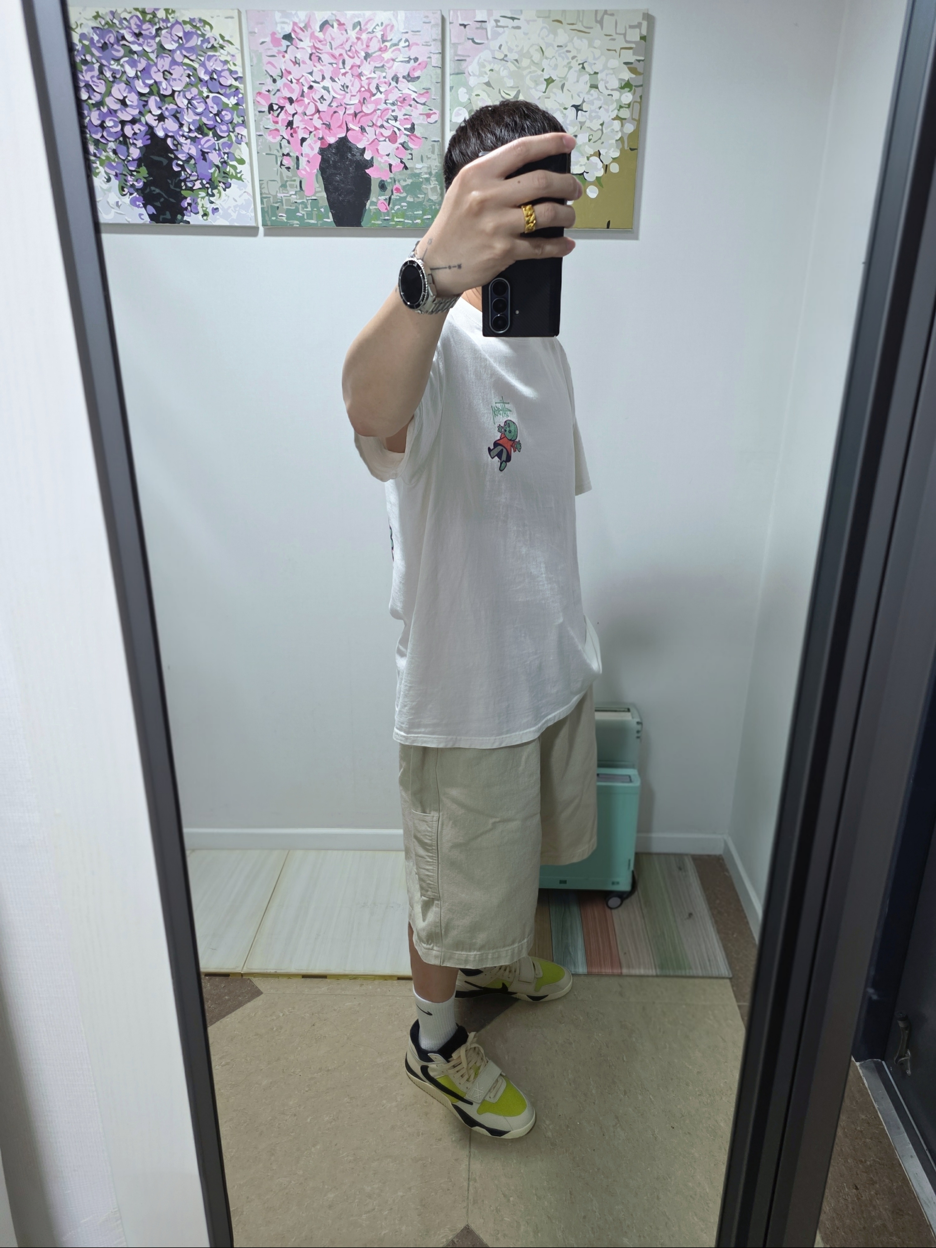 Stussy Dollie Pigment Dyed T-Shirt Natural, Jordan x Travis Scott Jumpman Jack TR Bright Cactus 착용 스타일 - 2