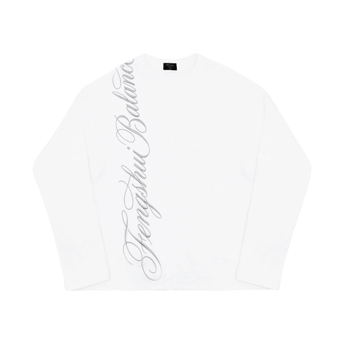 펑쉐이 자수 스크립트 롱슬리브 티셔츠 화이트(Fengshui Embroidered Script L/S T-Shirt White)