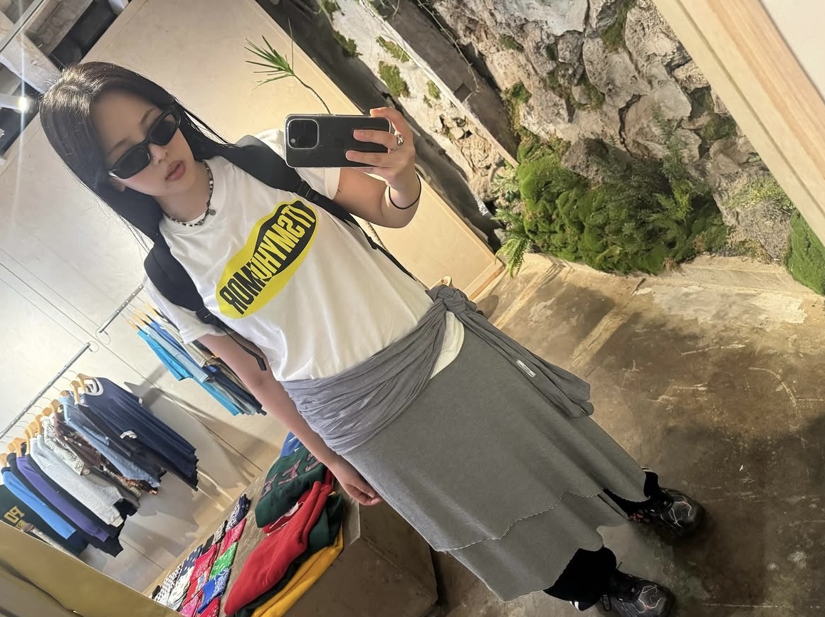 ITSMYHUMOR 2 In 1 Tee White 착용 스타일 - 2