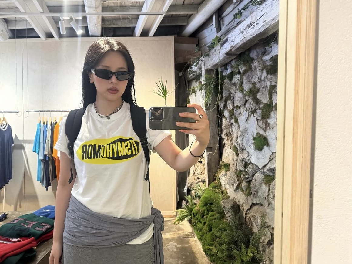 ITSMYHUMOR 2 In 1 Tee White 착용 스타일 - 1