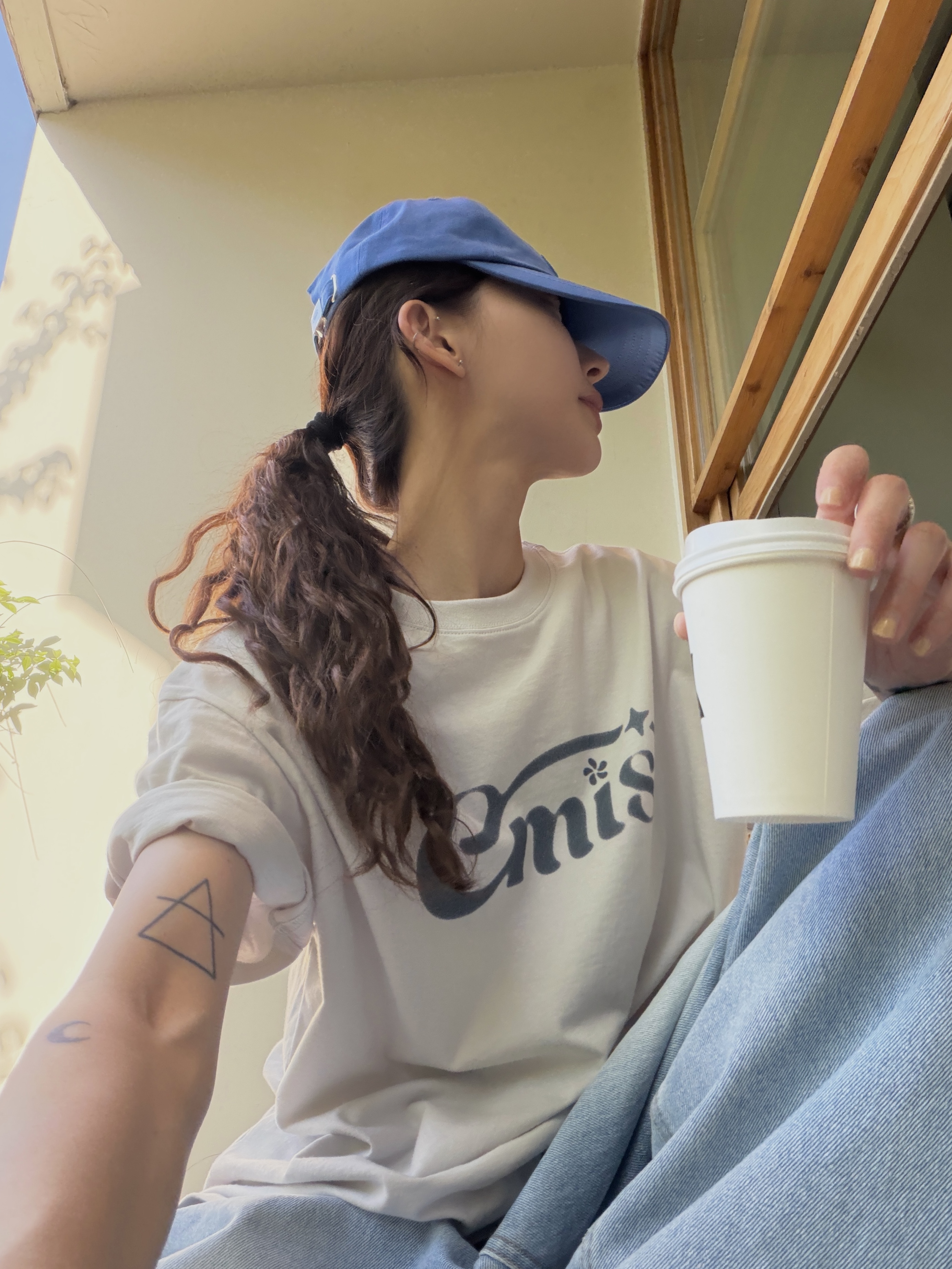 Emis Halo Logo T-Shirt Light Gray, Emis Halo Logo Ball Cap Blue 착용 스타일 - 7