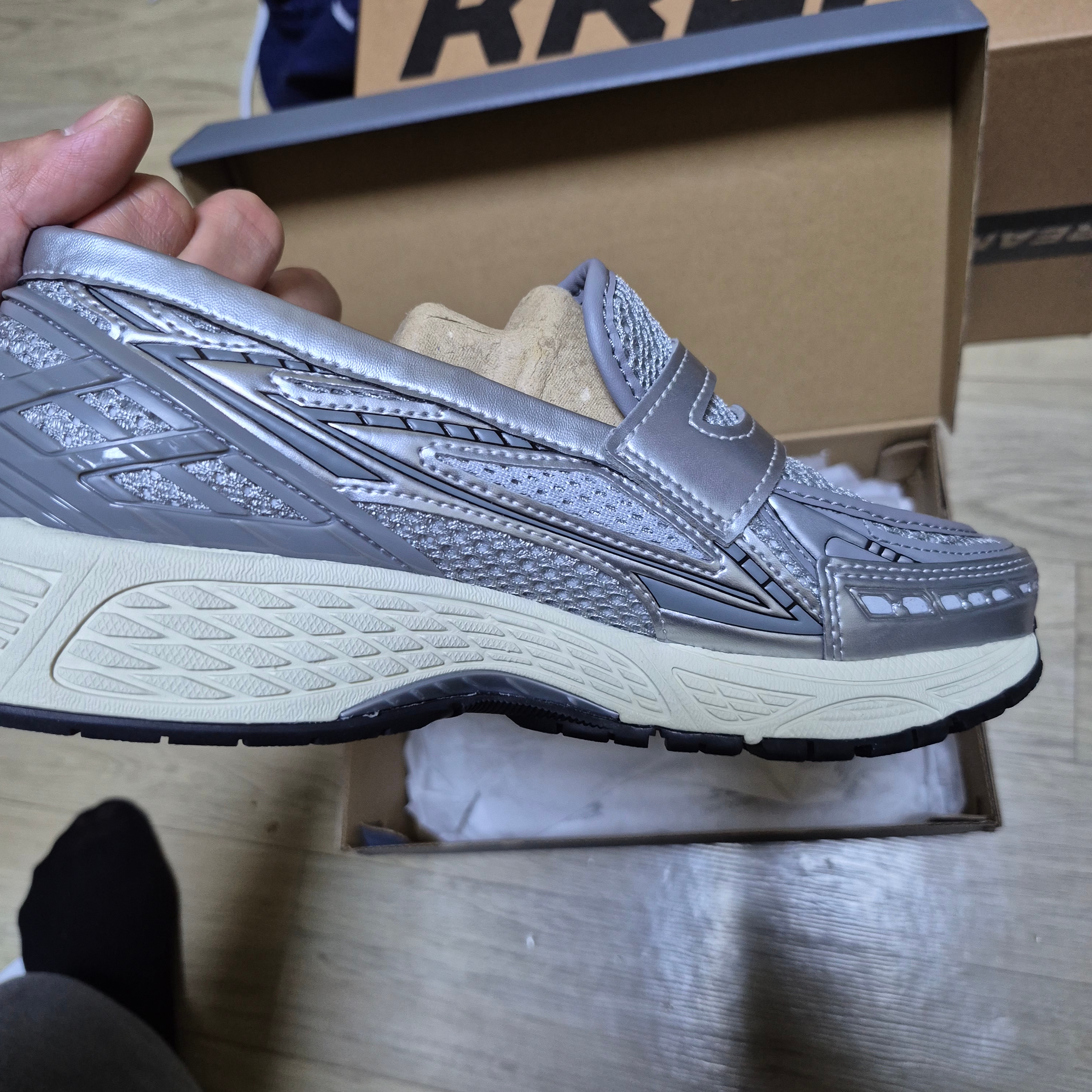 New Balance 1906L Grey Silver 착용 스타일 - 6