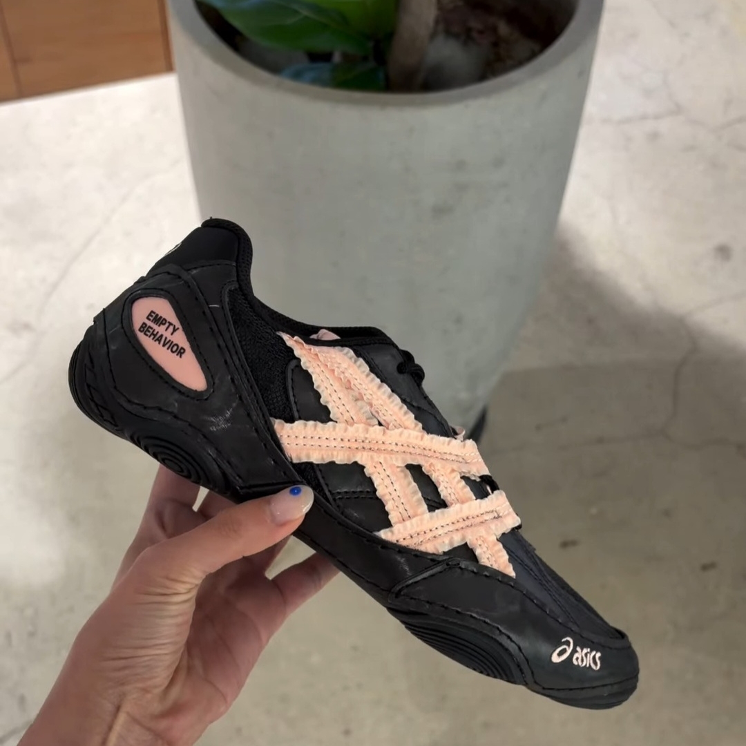 (W) Asics x Empty Behavior Hypersync Black Breeze 착용 스타일 - 1