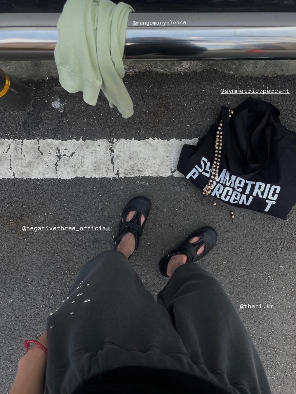 NegativeThree VERT ARC Sandals Black, Oakley Terraforma Matte Black Prizm Grey 착용 스타일 - 6