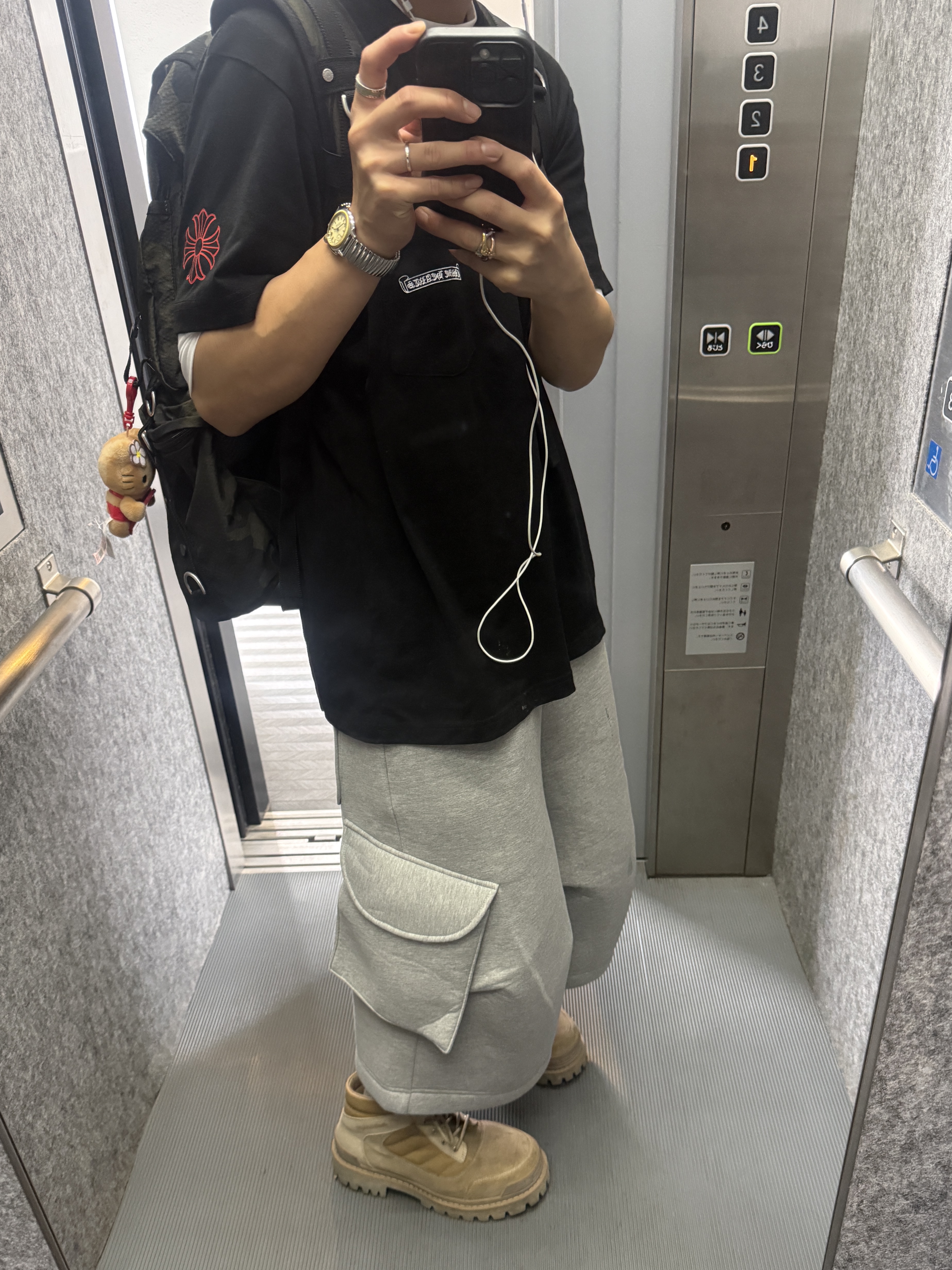MJD Wide Cargo Bermuda Pants Melange Grey, Balenciaga Combat Strike Low Boot In Sand 착용 스타일 - 1