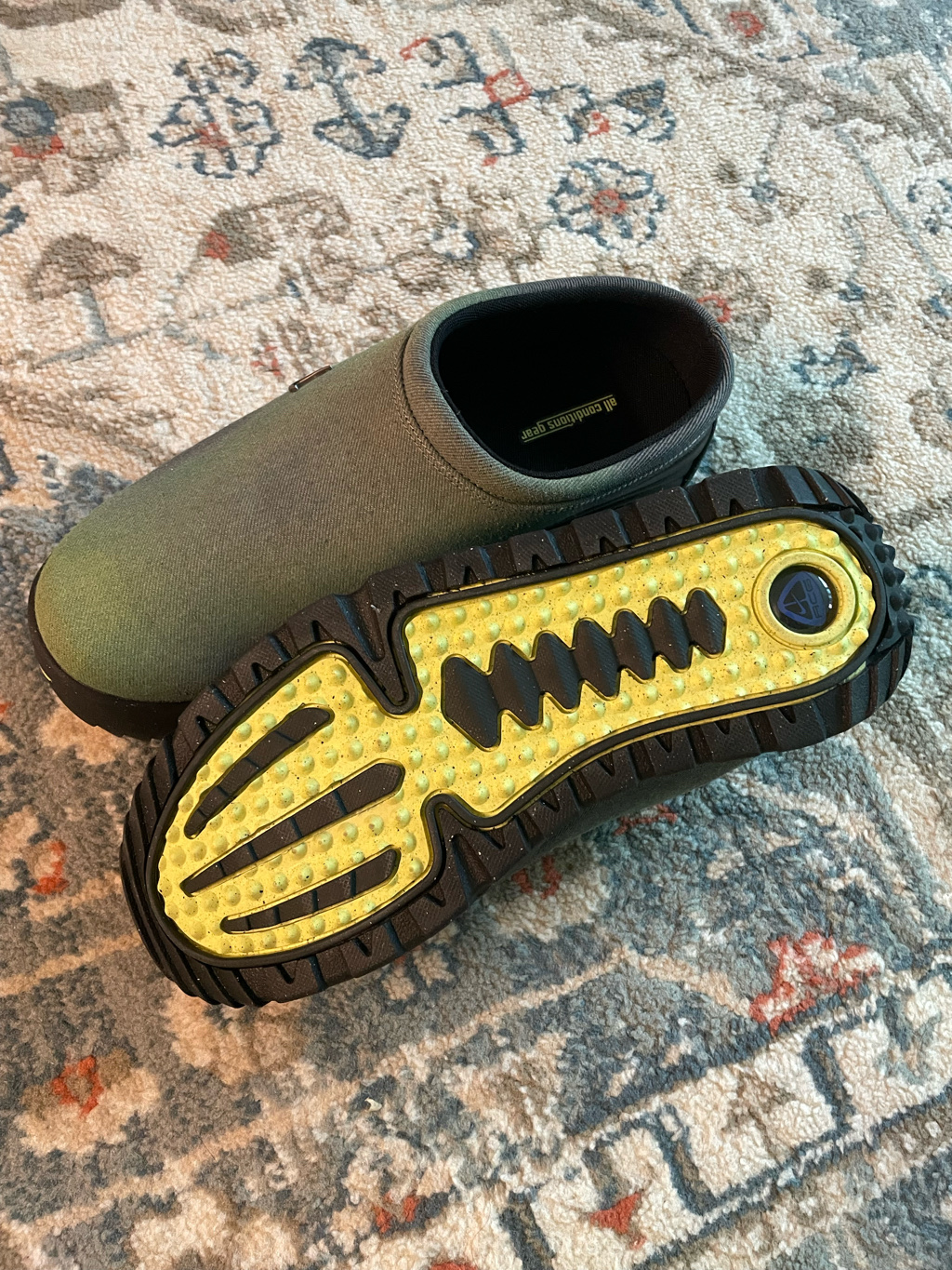 Nike ACG Rufus Dark Smoke Grey and Light Lemon Twist 착용 스타일 - 5