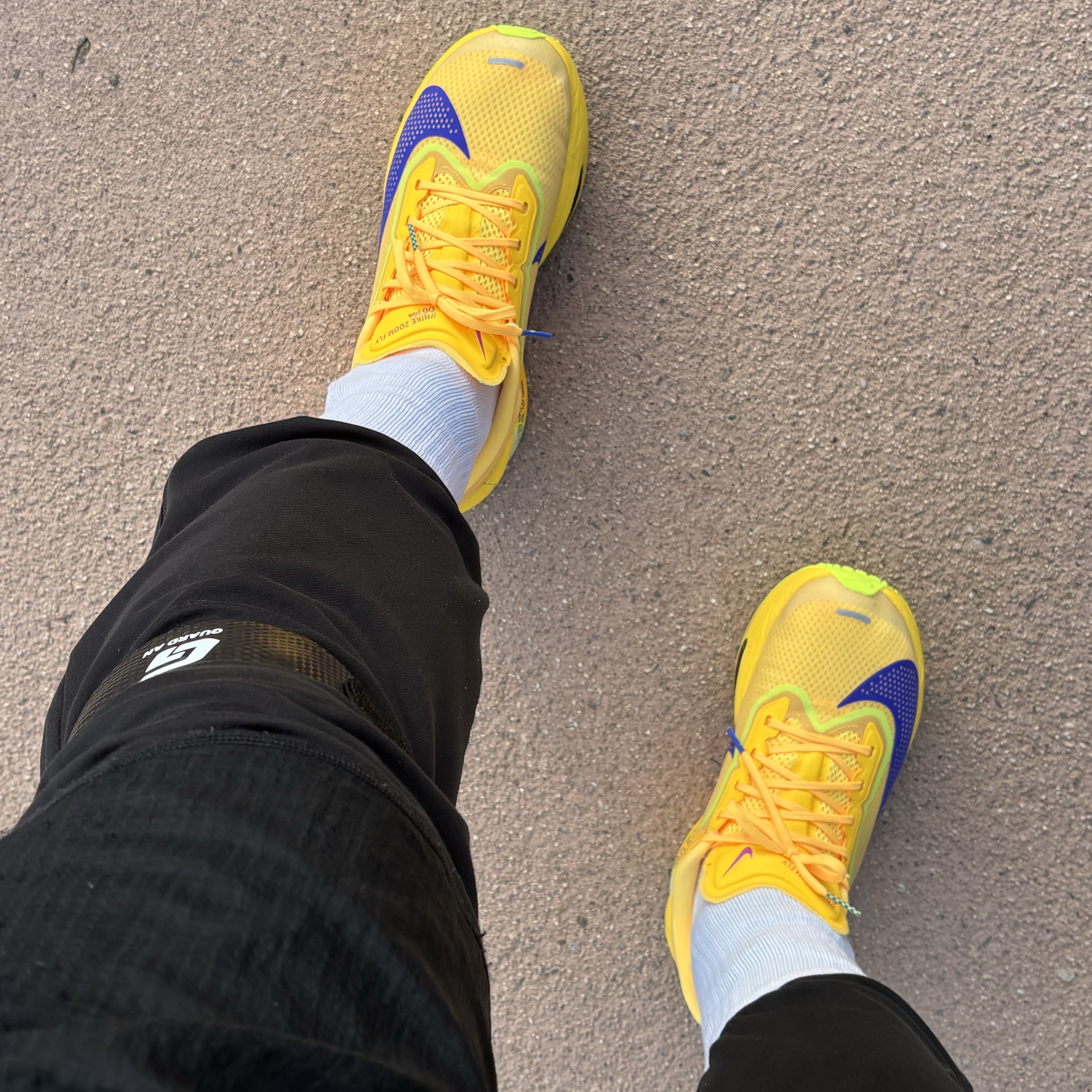 Nike Zoom Fly 6 Citron Pulse Indigo Burst 착용 스타일