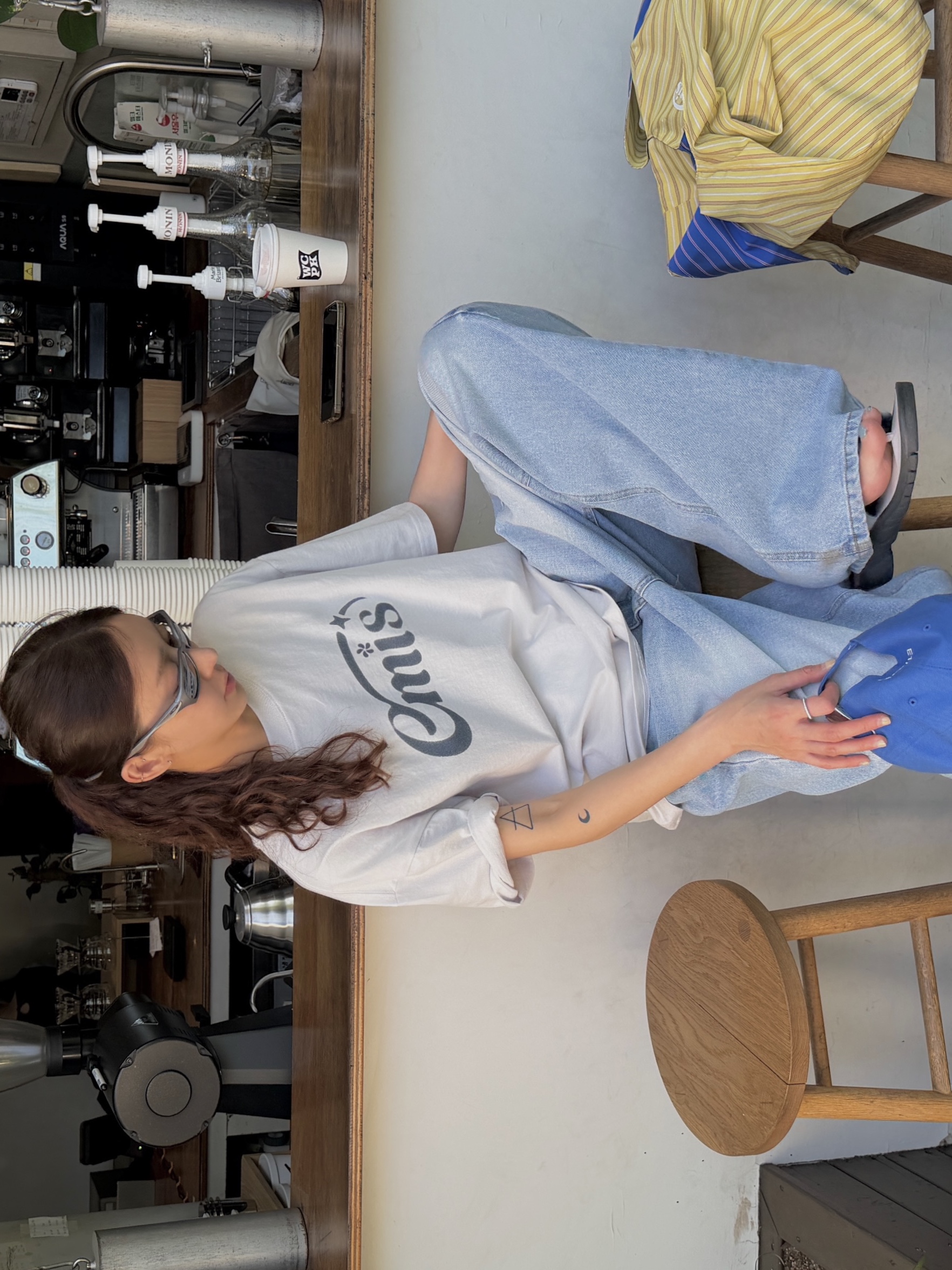 Emis Halo Logo T-Shirt Light Gray, Emis Halo Logo Ball Cap Blue 착용 스타일 - 3