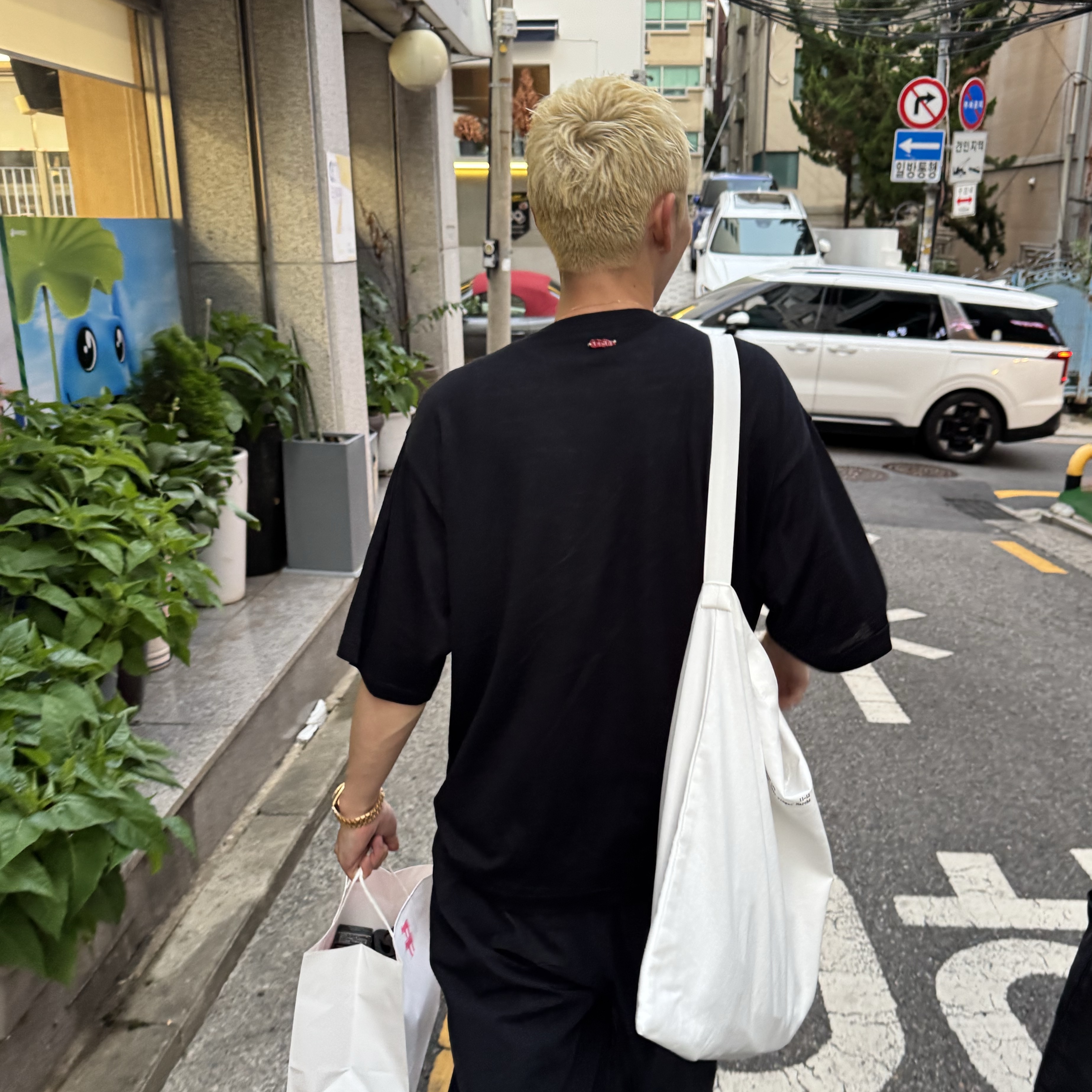 AKRYL Wool Smooth Tee Black - 26FW 착용 스타일 - 3