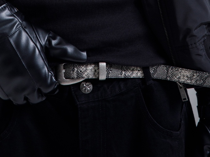 AX CONNECTION Double Buckle Snake Texture Belt Black, AX CONNECTION Crocodile Texture Belt 착용 스타일 - 3